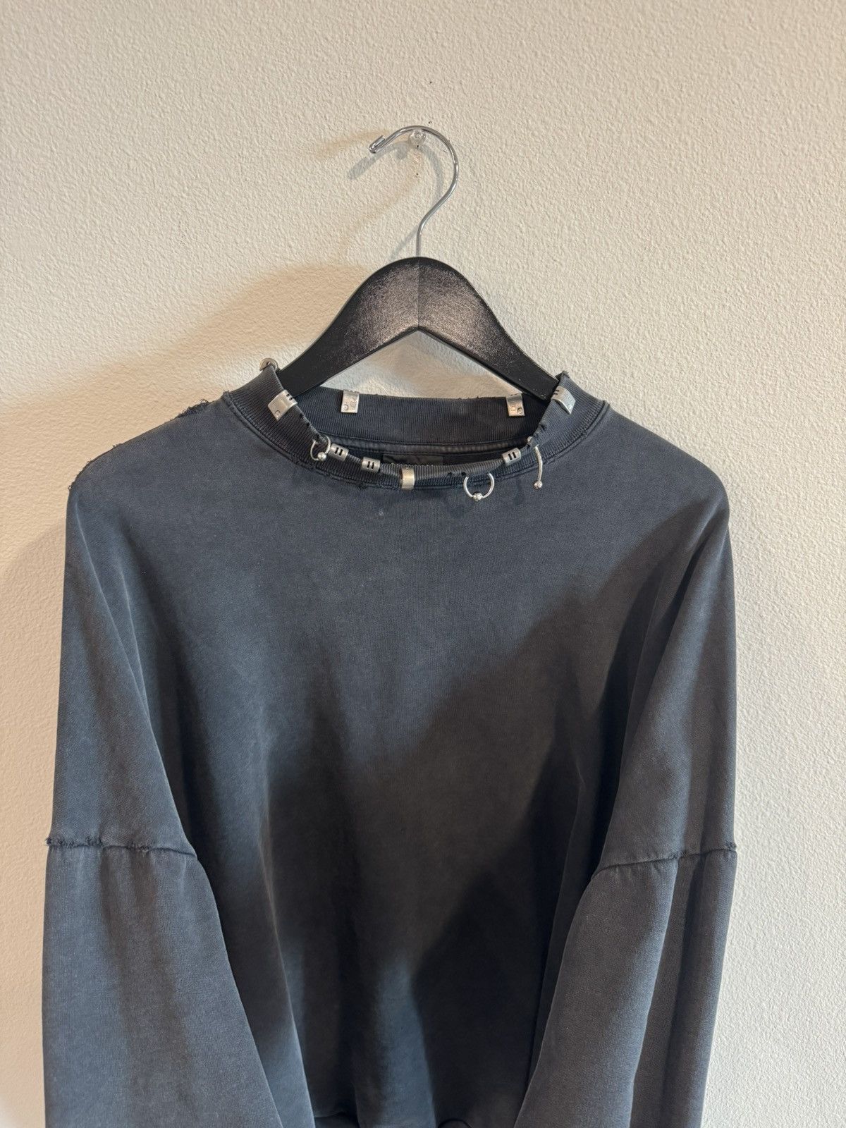 Balenciaga Pierced Neck Sweatshirt Size US L / EU 52-54 / 3 - 5 Thumbnail