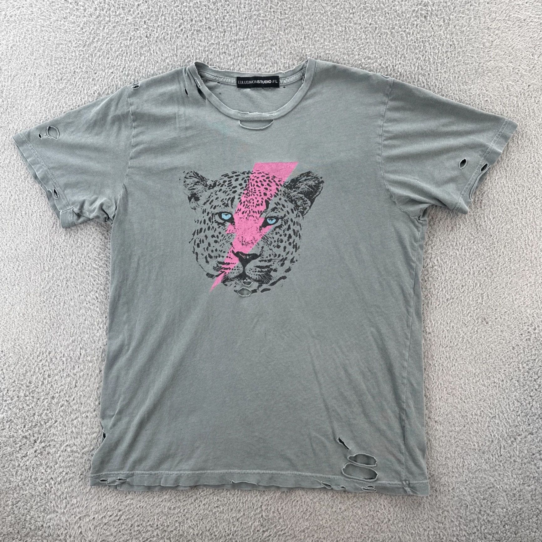 Lululemon VINTAGE Lululemon Studio Distressed Women’s Large Gray Green Graphic Print T Shirt Size L / US 10 / IT 46 - 2 Thumbnail