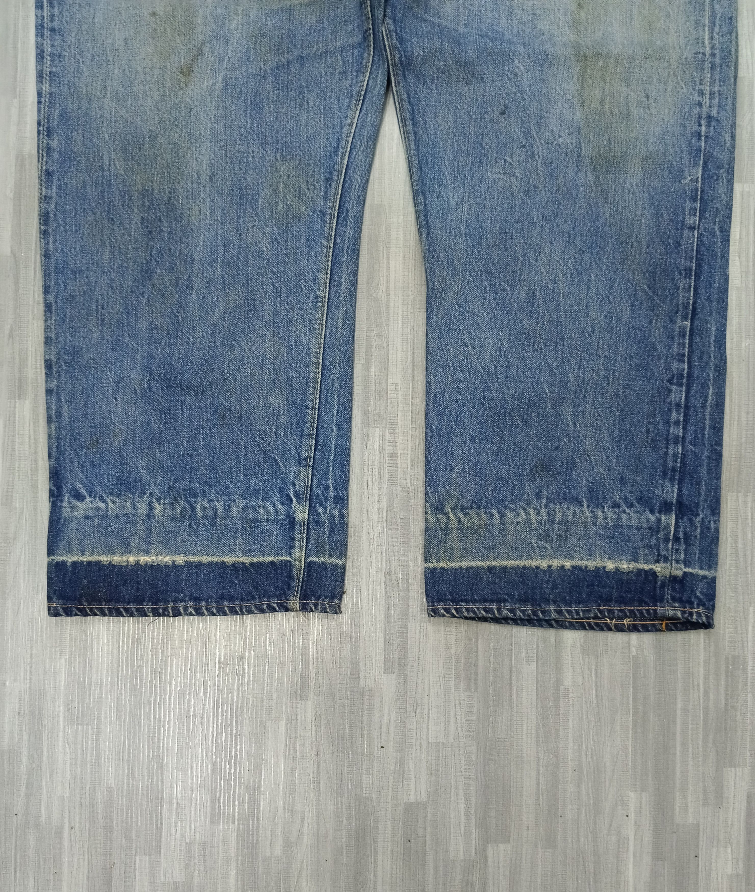 Levi's TRUE VINTAGE COLLECTOR ITEM RARE SIZE 70s 501 SELVEDGE Size US 44 / EU 60 - 8 Thumbnail