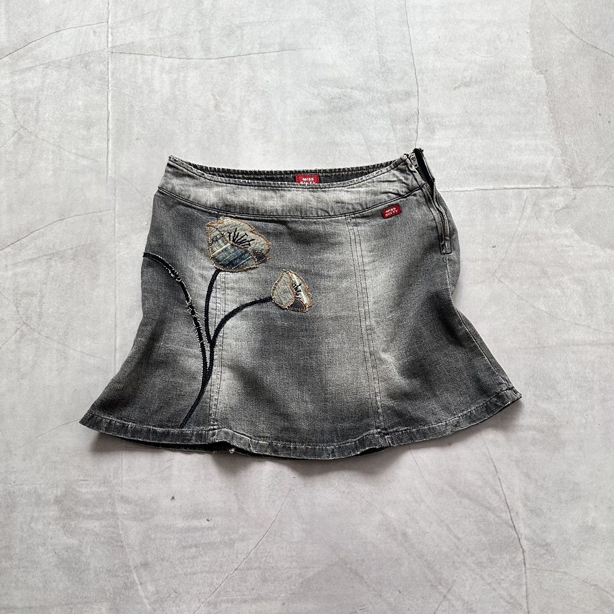 Miss Sixty RARE Miss Sixty Floral Vintage Faded Skirt Cop Copine Vibe Size 28" / US 6 / IT 42 - 1 Thumbnail
