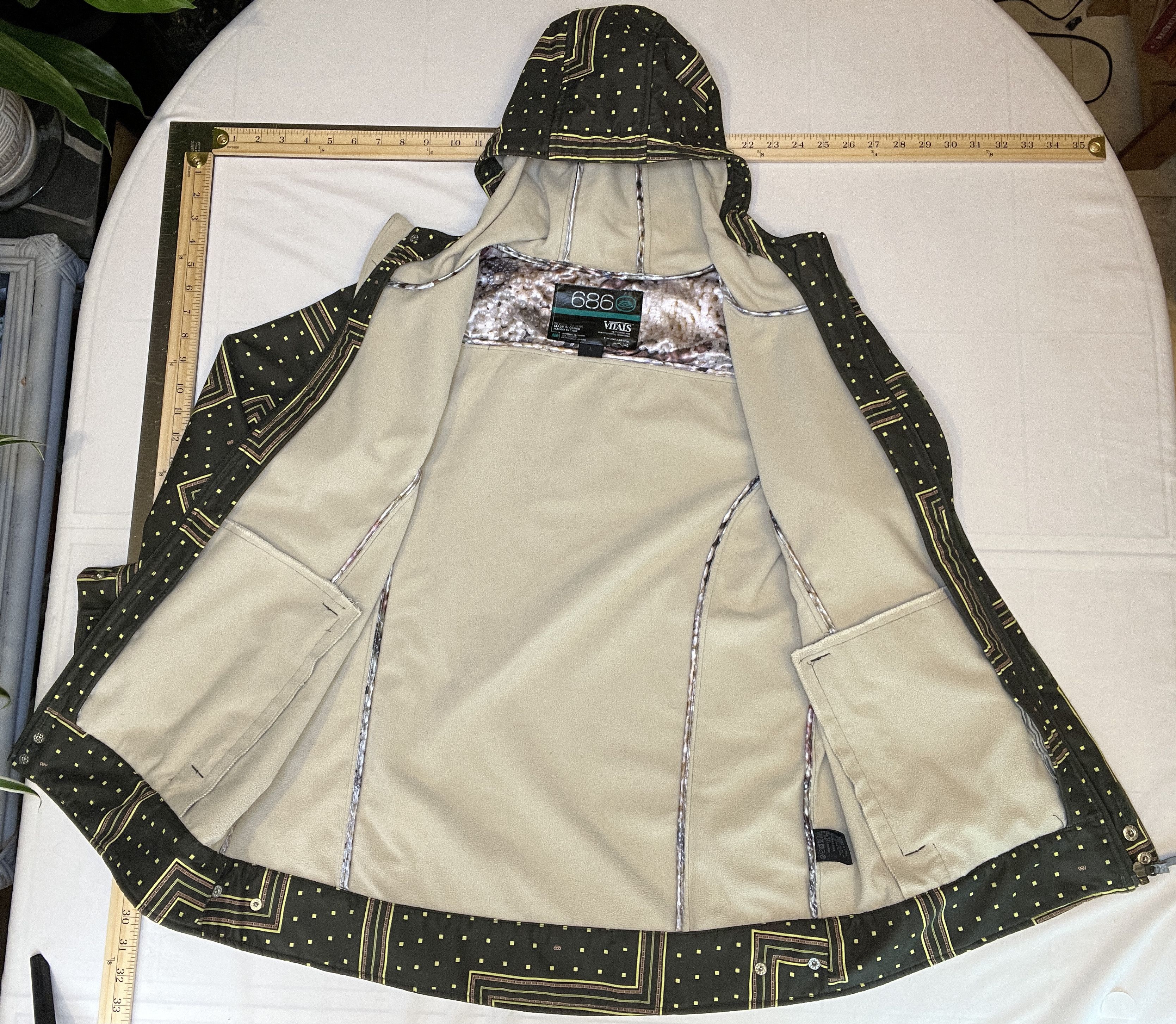 686 686 Vitals Women's Snowboard Ski Jacket Size L / US 10 / IT 46 - 3 Thumbnail