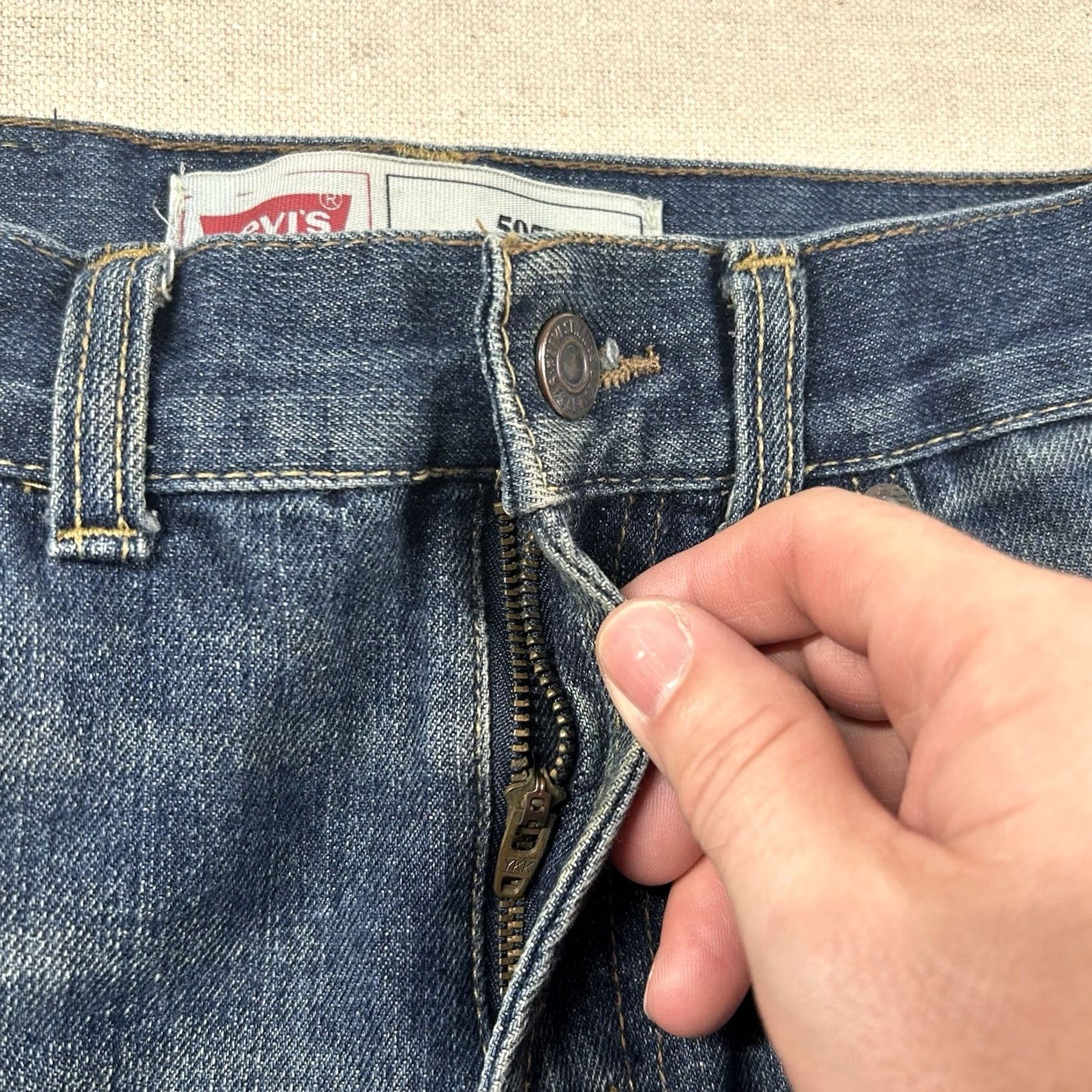 Levi's VINTAGE Levi's 505 Jeans Womens 16 Reg Straight Distressed Y2K 28x27 Blue 100% Cotton Denim Jeans Mens Womens Boys Girls Size 38" / US 16 / IT 52 - 3 Thumbnail