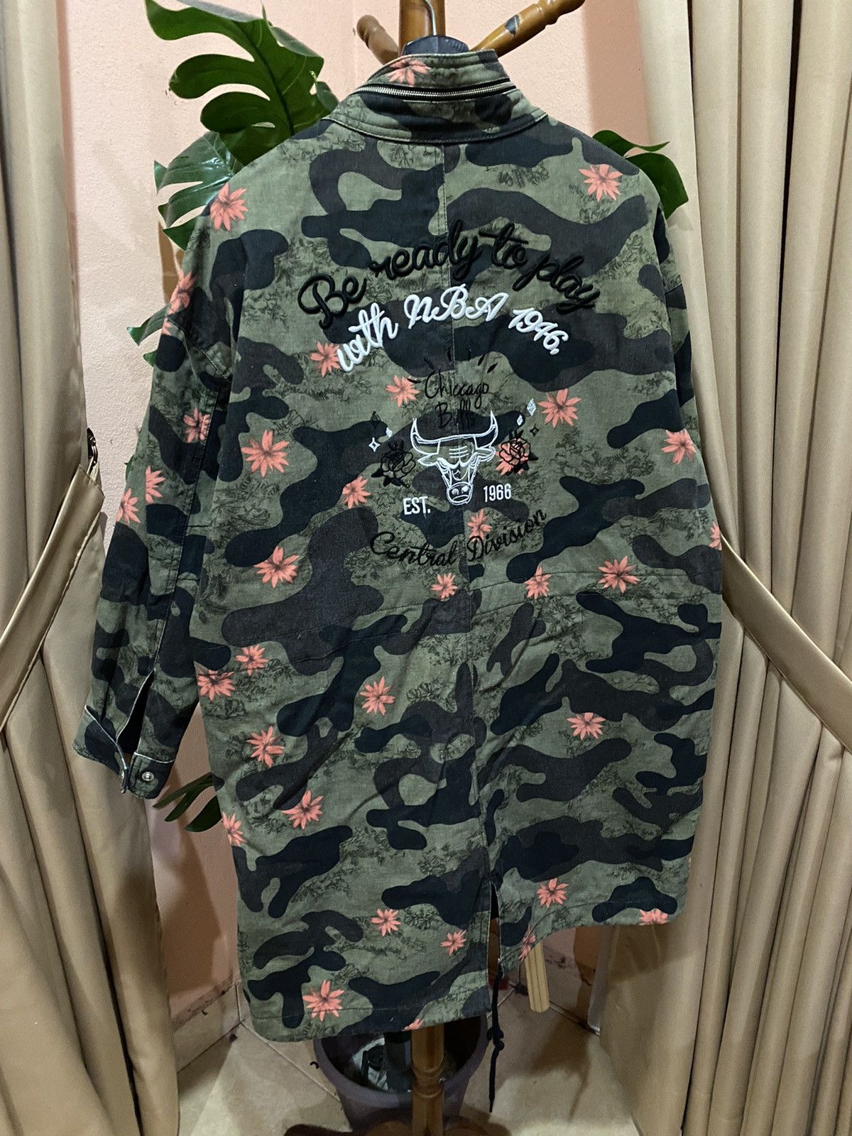 NBA NBA Chicago Bulls Camo Floral Long Jacket – Streetwear Size US S / EU 44-46 / 1 - 11 Thumbnail