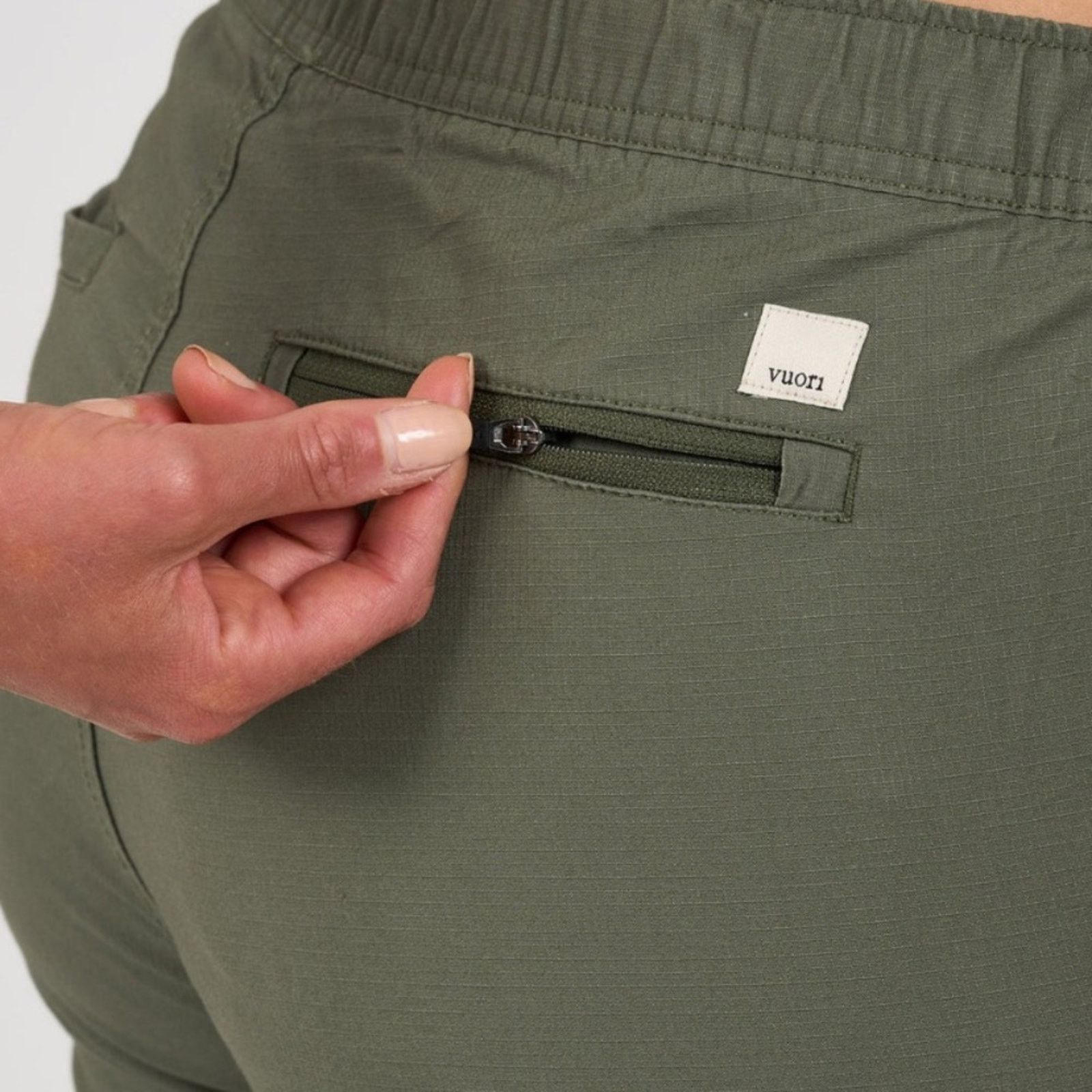 Vuori VUORUI $98 Womens Ripstop Pant Olive Small EUC Size 30" / US 8 / IT 44 - 12 Thumbnail