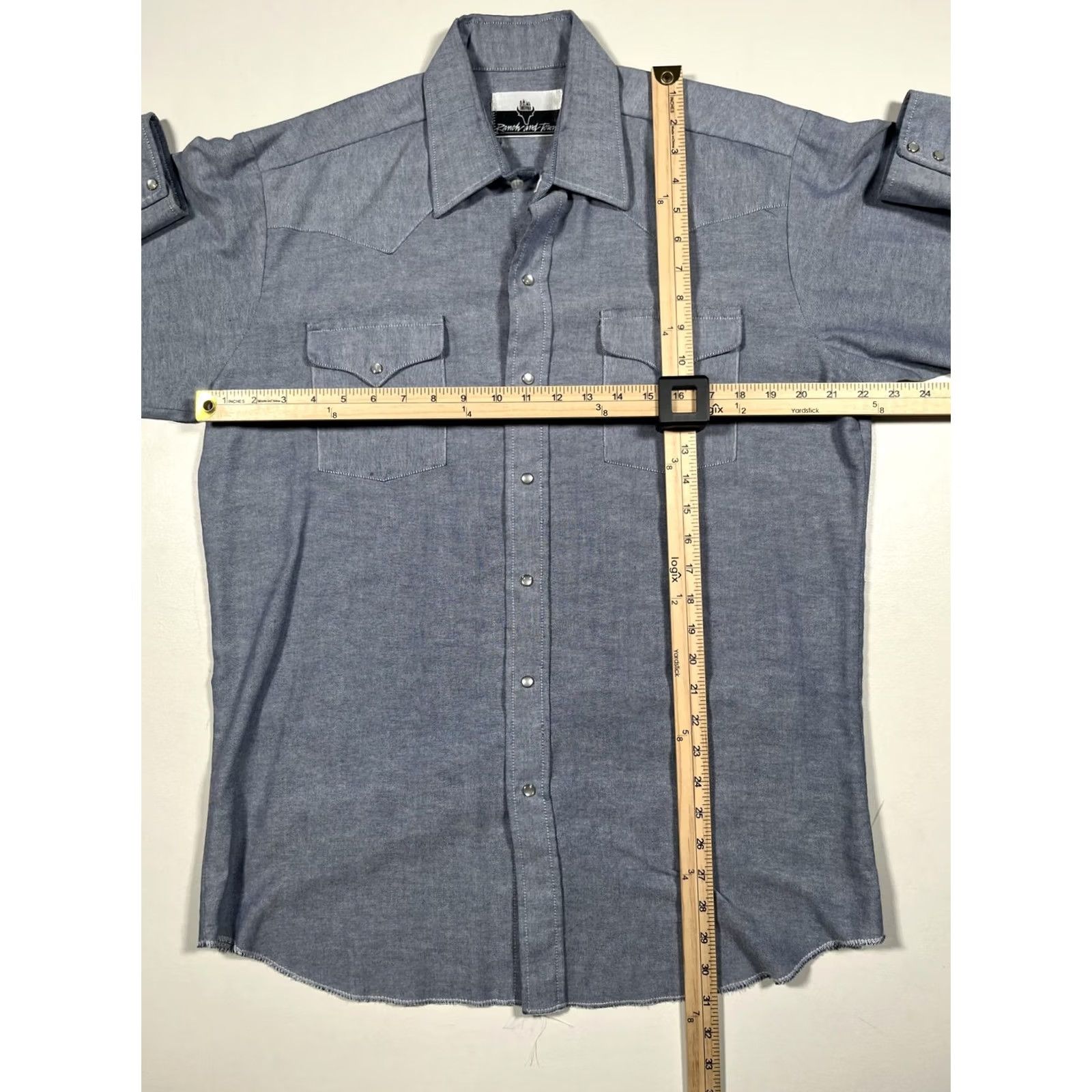 Vintage Ranch and Town Shirt Mens XL Long Sleeve Blue Chambray Western Pearl Snap Snap Front Pockets Button-Up Collared Size US XL / EU 56 / 4 - 7 Thumbnail