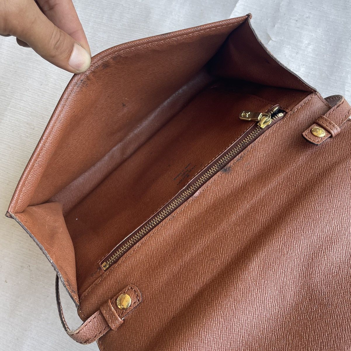 Louis Vuitton Louis Vuitton Monogram Canvas Pochette Crossbody Bag Size ONE SIZE - 10 Thumbnail