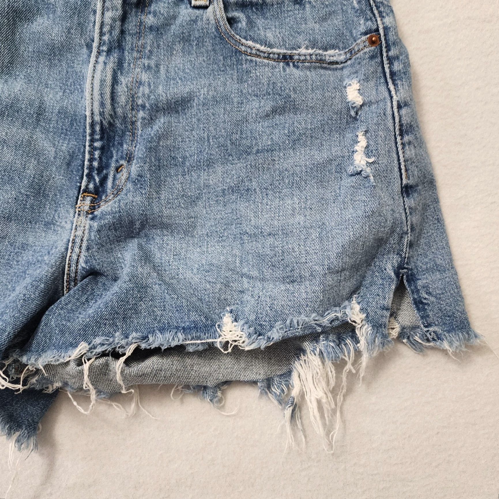 Abercrombie & Fitch Abercrombie Fitch Mom Shorts Womens 29 Blue Distressed Cut Off Curve Love Denim Size 29" - 4 Thumbnail