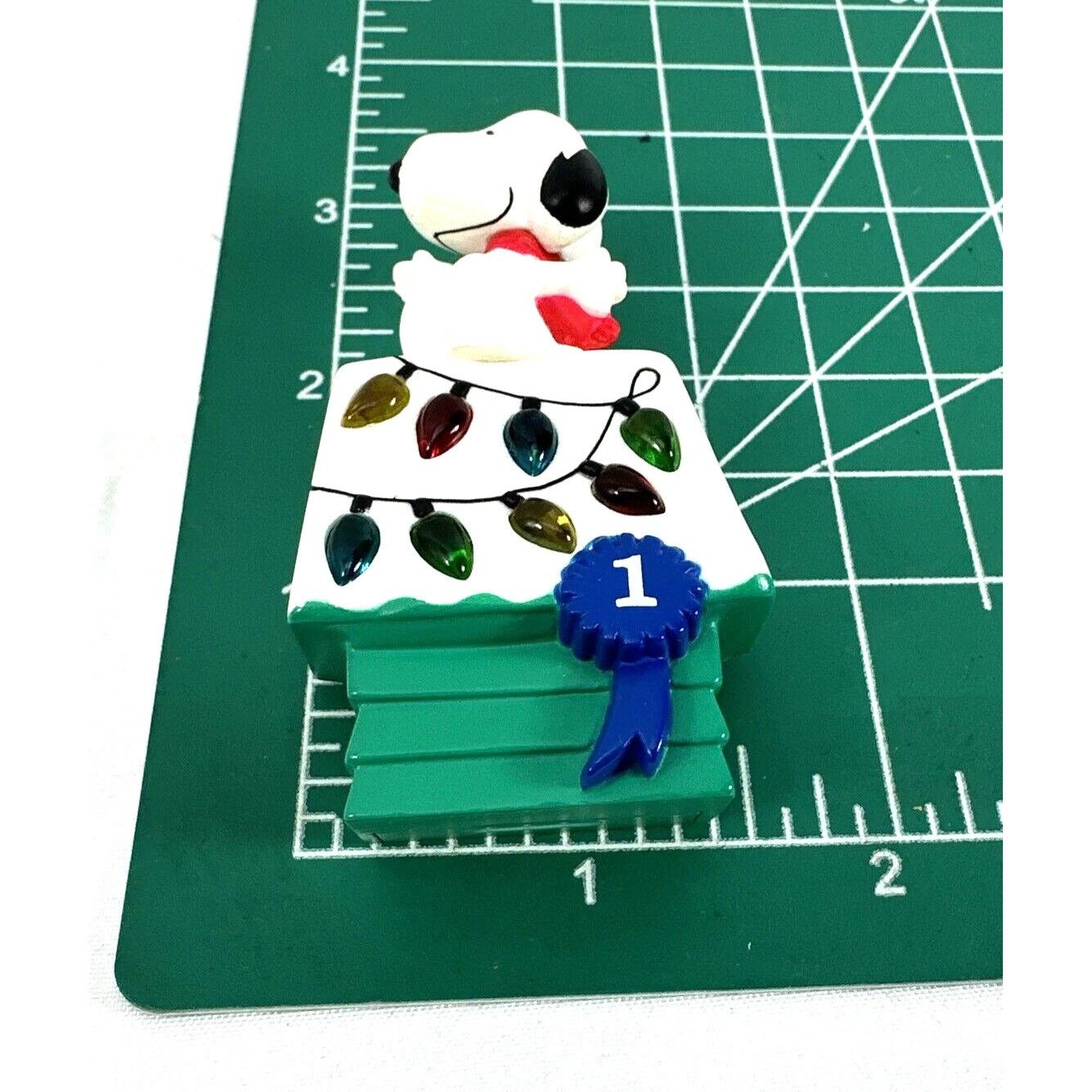 Peanuts 1966 Peanuts SNOOPY 1st Place Christmas House Brooch Pin Size ONE SIZE - 2 Thumbnail
