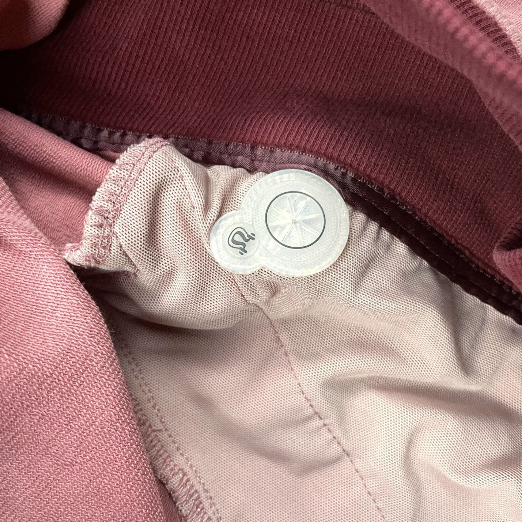 Lululemon VINTAGE Lululemon Jacket Women’s 6 Red Slalom Full Zip Quilted Athletic Jacket Pockets Logo Size M / US 6-8 / IT 42-44 - 7 Thumbnail