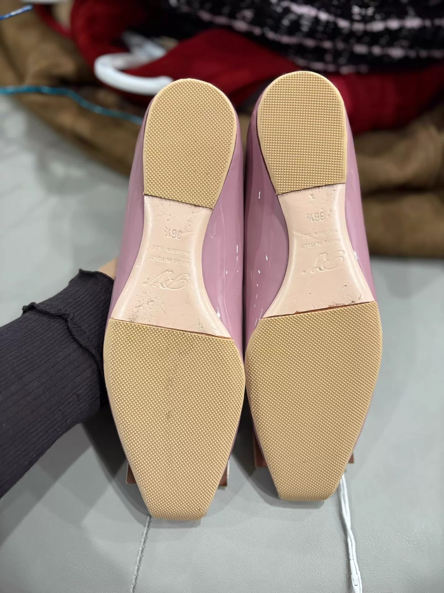 Roger Vivier RV sakura pink & champagne gold patent leather mule Size US 6 / IT 36 - 4 Thumbnail