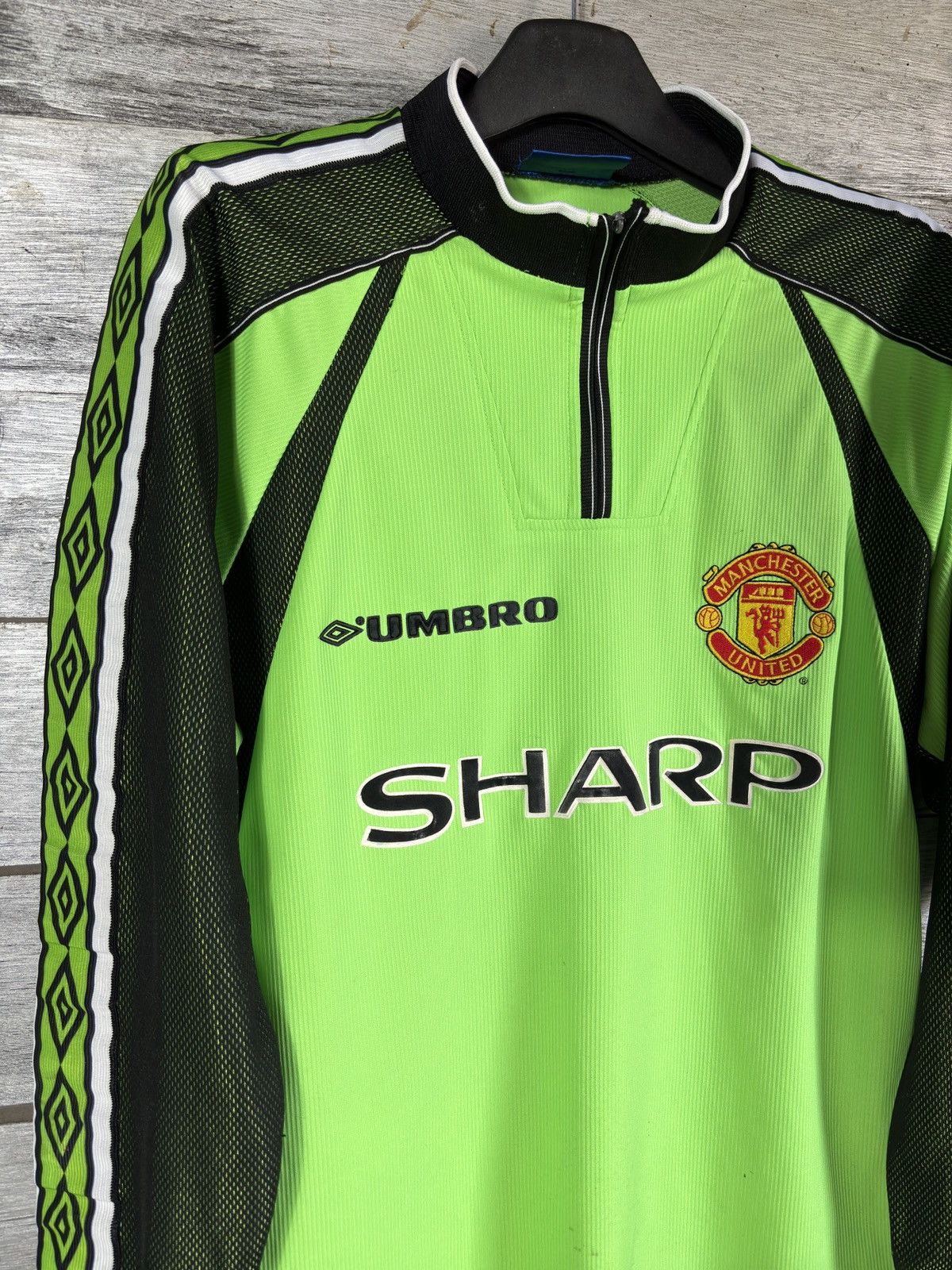 Umbro Vintage Manchester United 98/99 Goalkeeper Jersey RARE ❗️ Size US M / EU 48-50 / 2 - 2 Thumbnail
