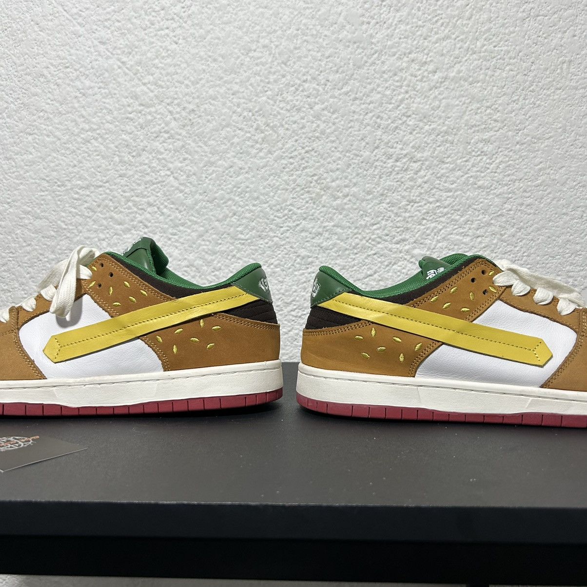 Vandy The Pink Vandy The Pink Burguer Dunks Low Size US 10 / EU 43 - 2 Thumbnail