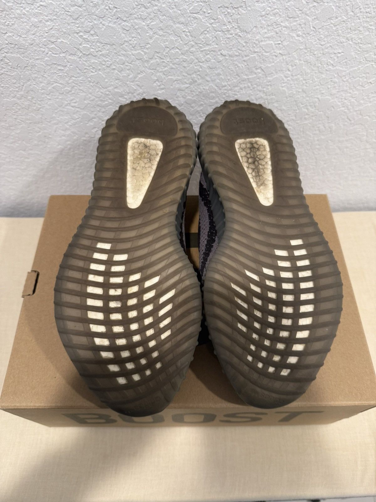 Adidas Yeezy Boost 350 V2 Beluga 2.0 Size US 10 / EU 43 - 5 Thumbnail