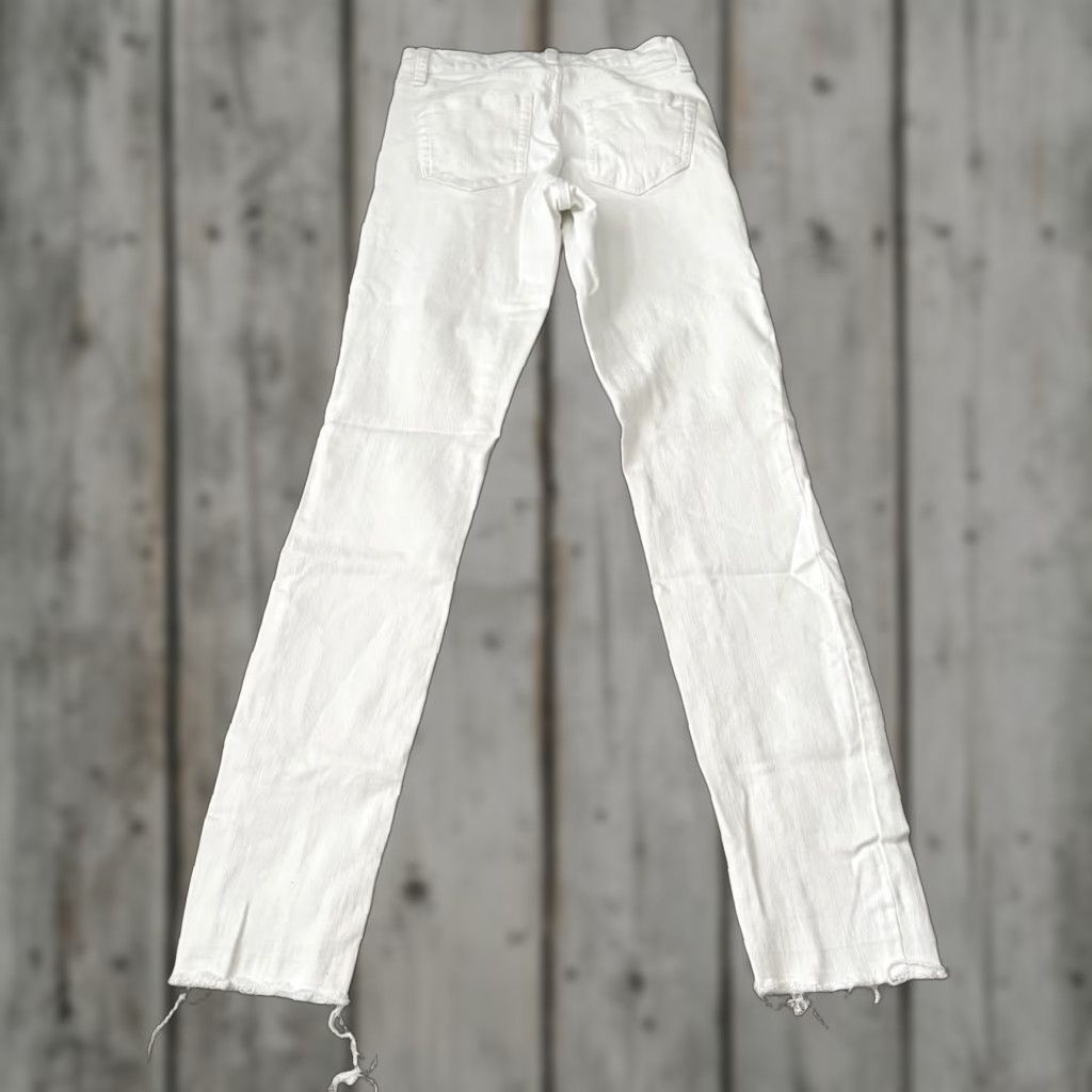 Vintage William Rast Jeans Womens Size 24 White Light Wash Skinny 5-Pocket Zip Size 42" / US 20 - 1 Thumbnail