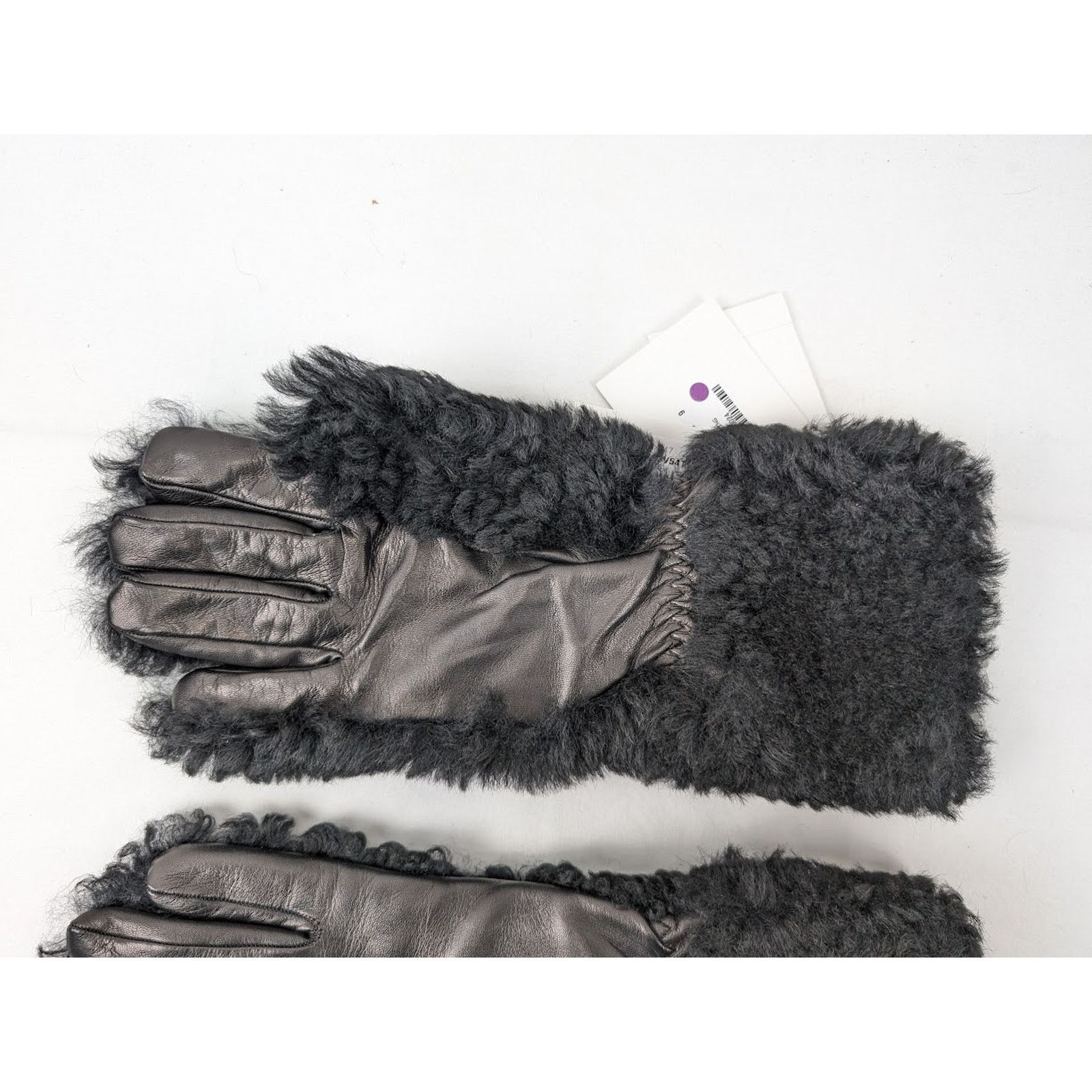 Bottega Veneta o1rshd1 Size: 8 / Gloves Teddy Shearling in Black Size ONE SIZE - 7 Thumbnail
