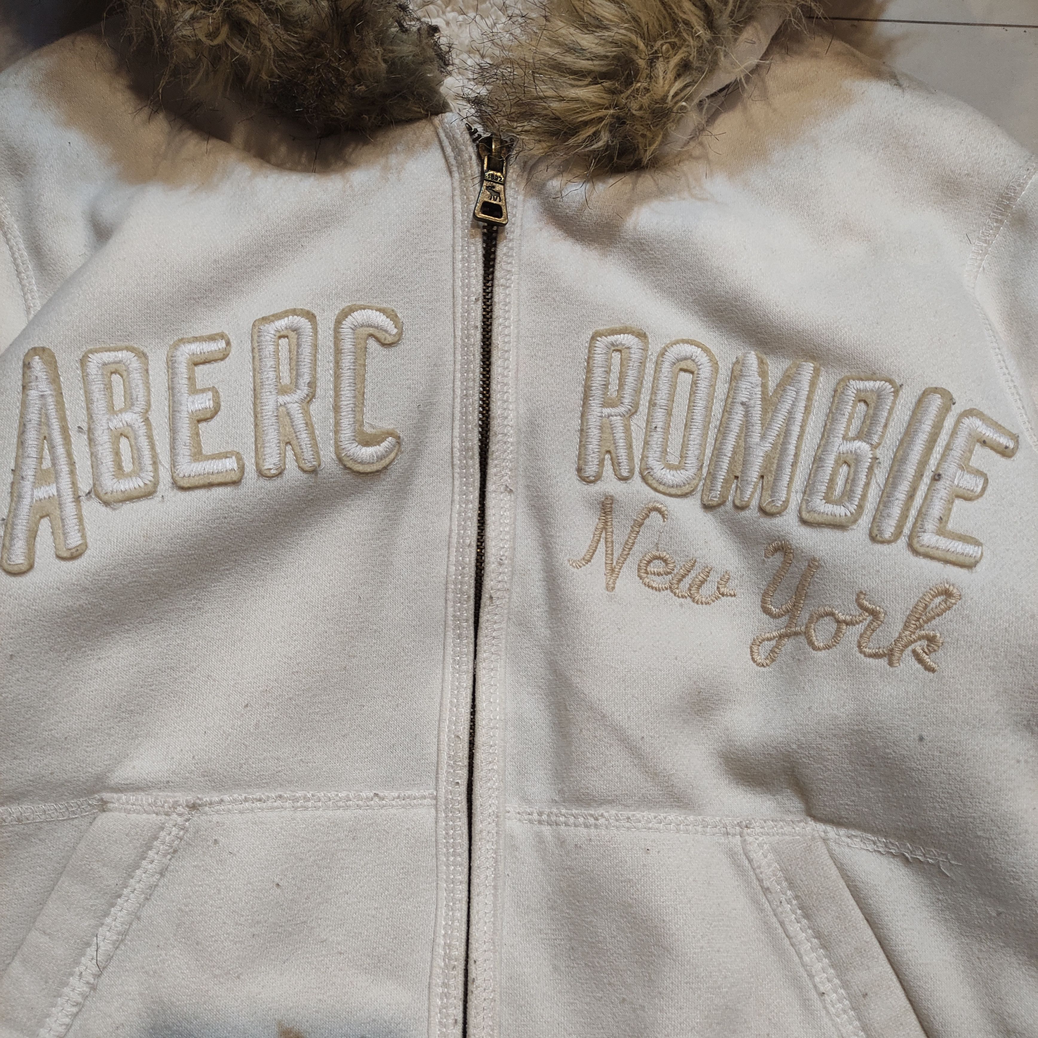Le Grande Bleu (L.G.B.) Abercrombie Fur Y2K Zipper Hoodie 2000s Size US S / EU 44-46 / 1 - 7 Thumbnail
