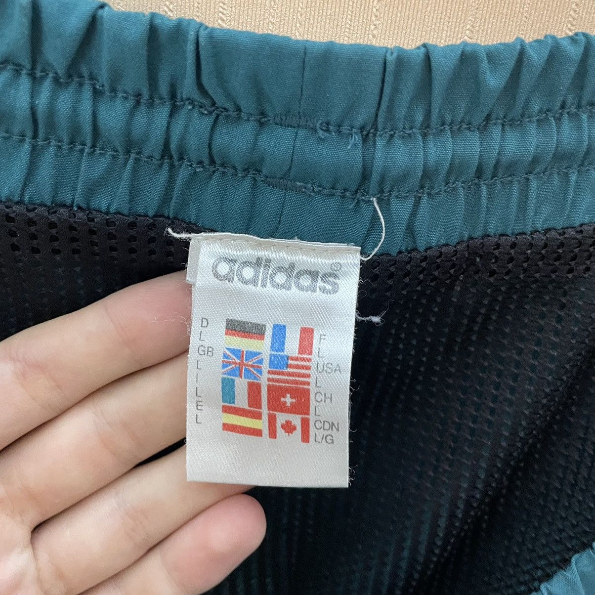 Adidas × Vintage Adidas vintage shorts 90s Size US 34 / EU 50 - 8 Thumbnail
