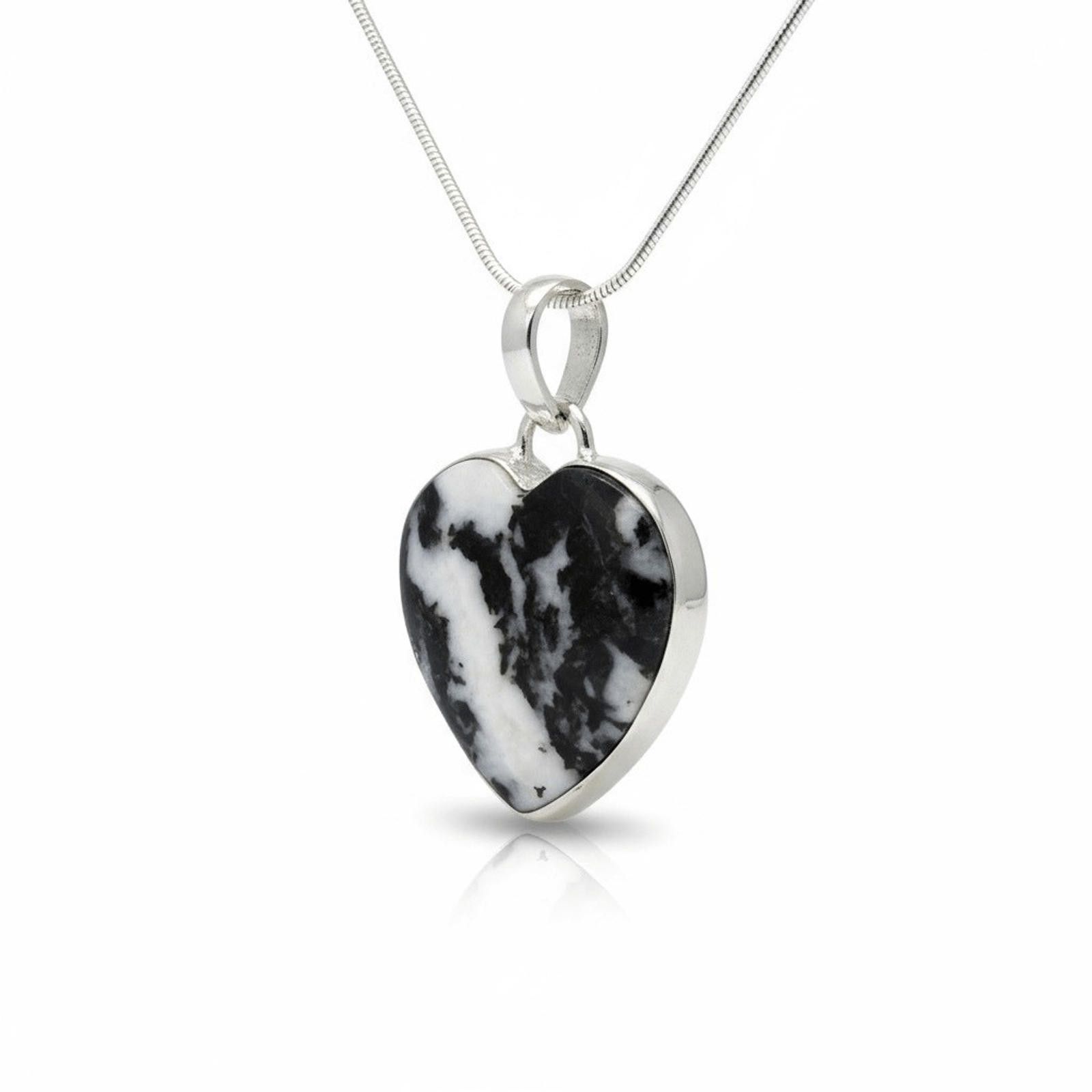 NBDN Nobrandedon Southwestern White Buffalo Turquoise Heart Pendant Necklace Size ONE SIZE - 4 Thumbnail