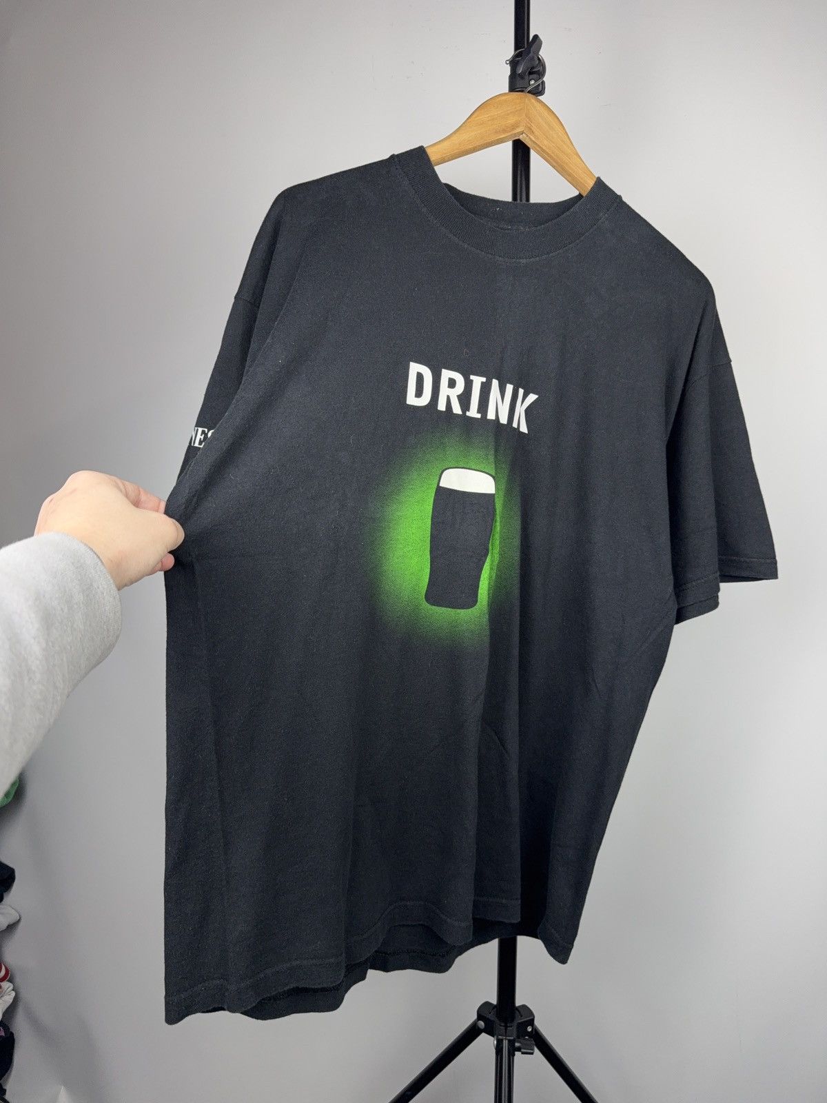 Vintage 90s Guinness St. Patrick’s Day Drink Pint Graphic T-Shirt Size US XL / EU 56 / 4 - 2 Thumbnail