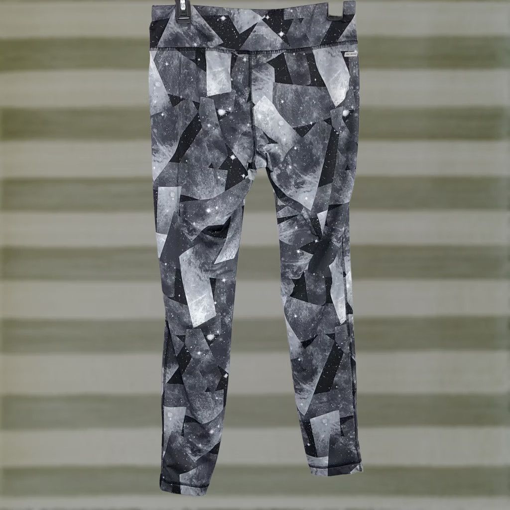 Vintage Danskin Yoga Pants leggings 8–10 Gray Geo active MidRise Drawstring 28"W 27"IN Size 28" / US 6 / IT 42 - 1 Thumbnail