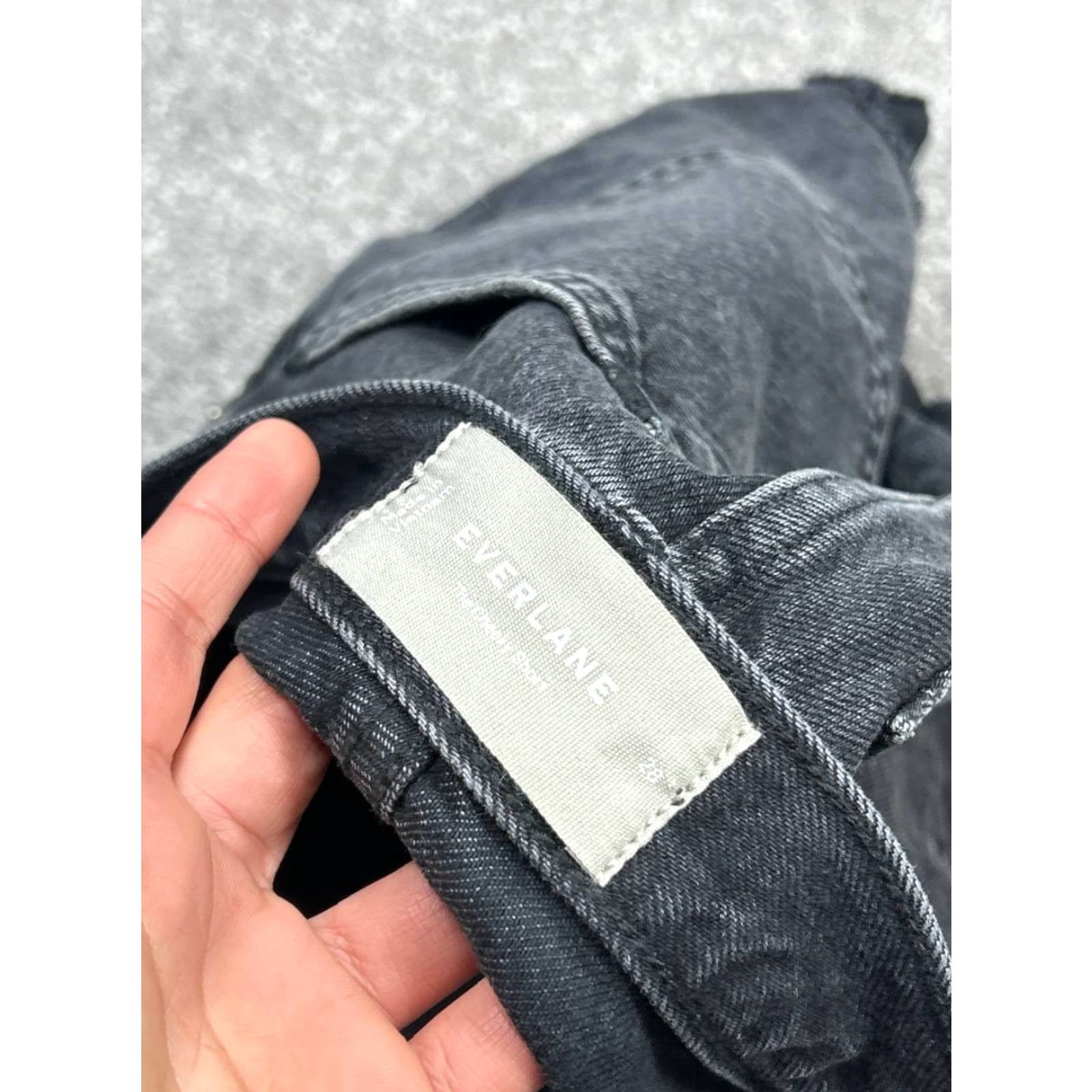 Everlane Evereve Shorts Womens 28 Black Cut Off Denim Logo Mid Rise Cuffed Hem Size 28" / US 6 / IT 42 - 7 Thumbnail