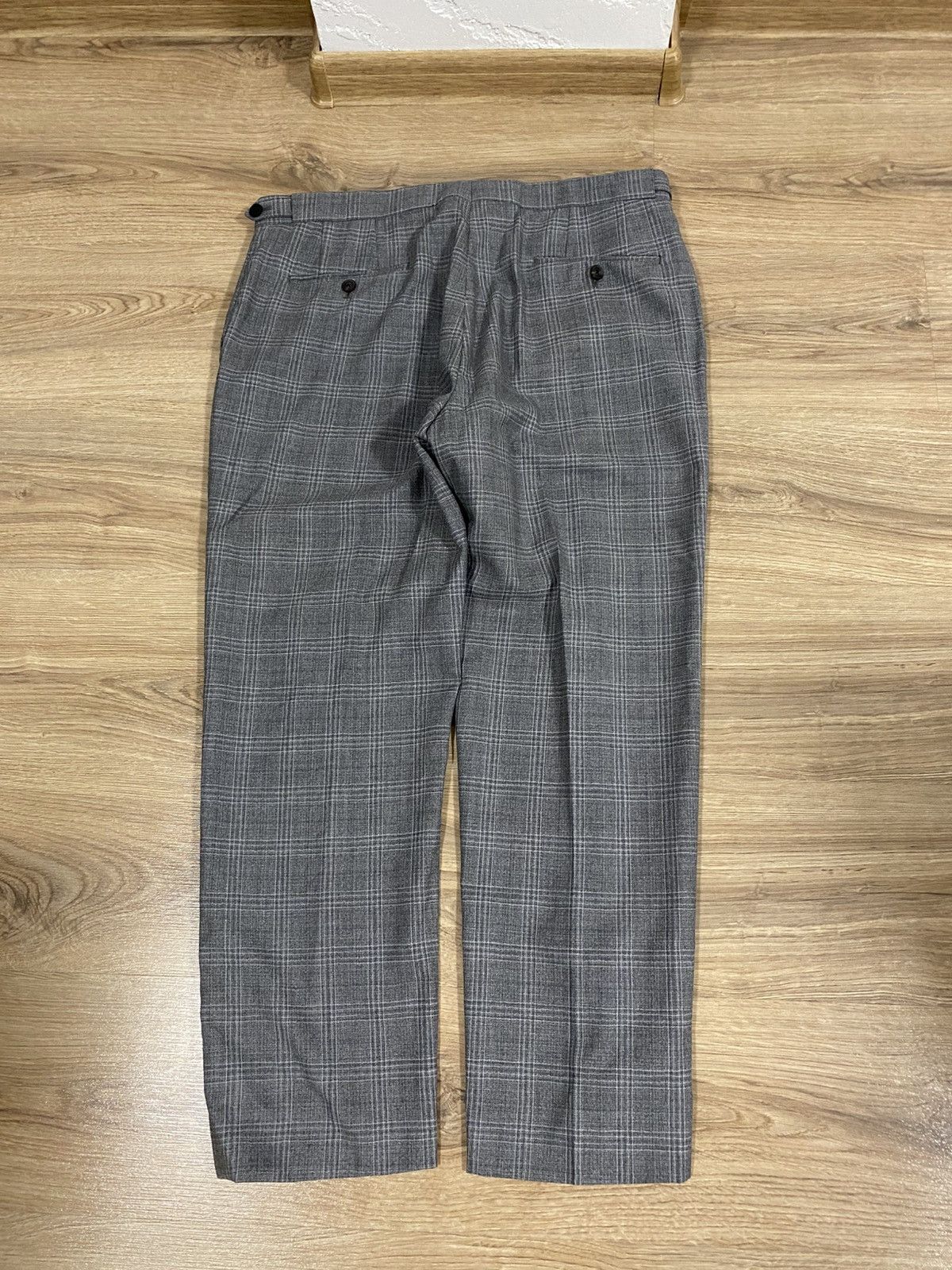 Reiss Reiss Three-piece Grey Checkered Wool Suit Size: 42R Size 42R - 23 Thumbnail