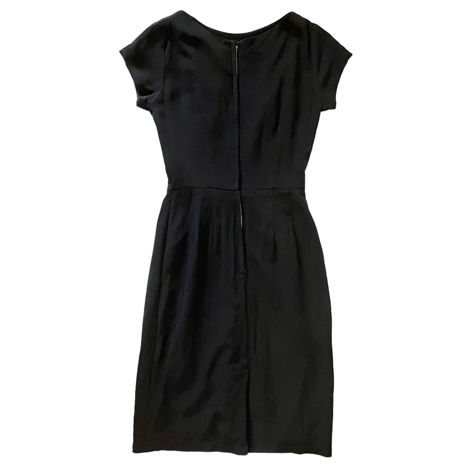 Vintage Vintage 1960s Black Crepe Bateau Neck Wiggle Dress LBD Size XS / US 0-2 / IT 36-38 - 3 Thumbnail
