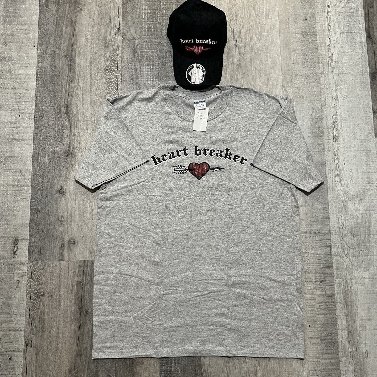 Gildan VTG Heartbreaker Y2K Shirt + Hat Grey Tattoo Punk Emo NWT L Size US L / EU 52-54 / 3 - 2 Thumbnail