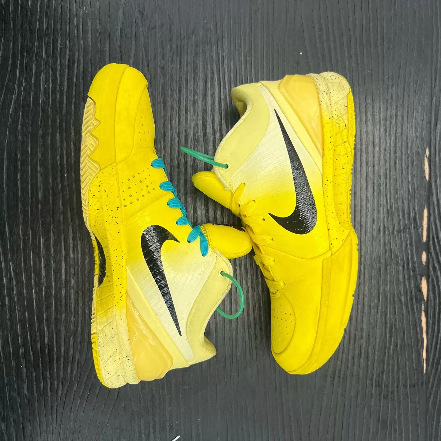 Nike Nike Zoom Kobe 4 Yellow Men's 40.5 Size US 7.5 / EU 40-41 - 2 Thumbnail