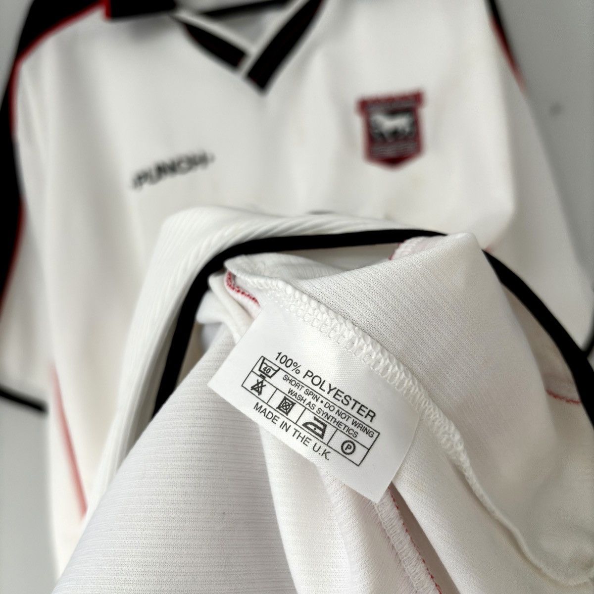 Vintage 2000 2001 Ipswich Punch Retro Vintage Soccer Jersey Shirt L Size US L / EU 52-54 / 3 - 6 Thumbnail