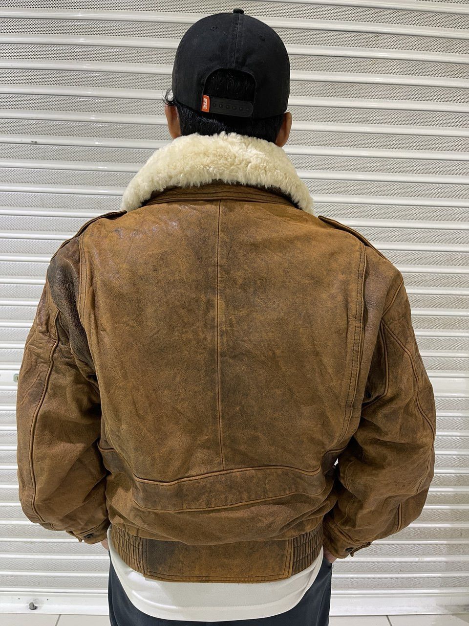 Vintage DISTRESSED SUB URBAN BOMBER LEATHER JACKET Size US M / EU 48-50 / 2 - 4 Thumbnail
