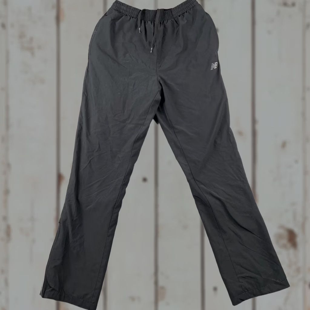 New Balance New Balance Mens Large Black Fleece Lined Jogger Pants Ankle Zip EUC Athletic Sports Mens L Size US 33 - 1 Thumbnail