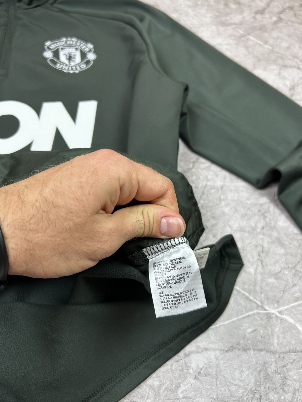 Adidas •Adidas Manchester United Long sleeve 61 Training jersey Size US M / EU 48-50 / 2 - 9 Thumbnail
