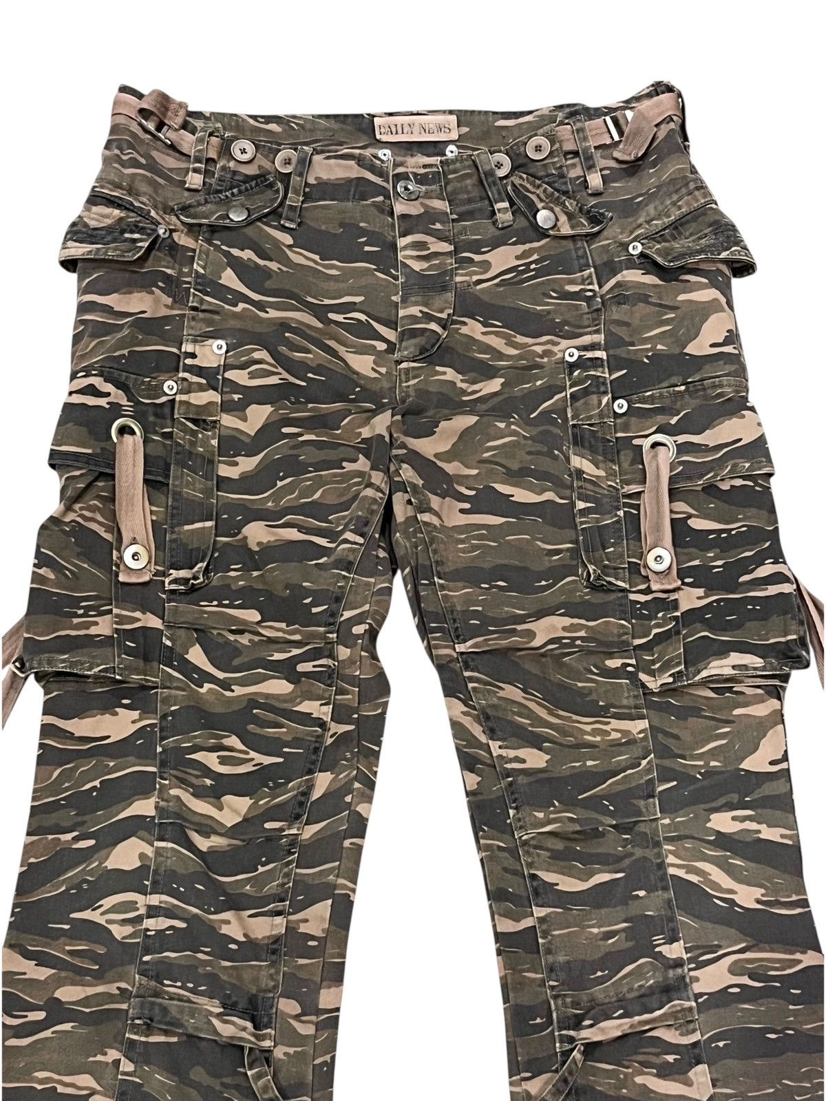 Japanese Brand Wtaps Style Tiger Camo Bondage Flare Cargo Pants W31 Rare Size US 31 - 5 Thumbnail