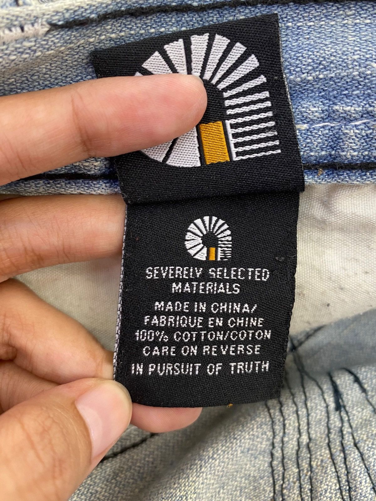 Japanese Brand Japanese Brand Light Faded Wash Style Loose Jeans Size US 34 / EU 50 - 10 Thumbnail