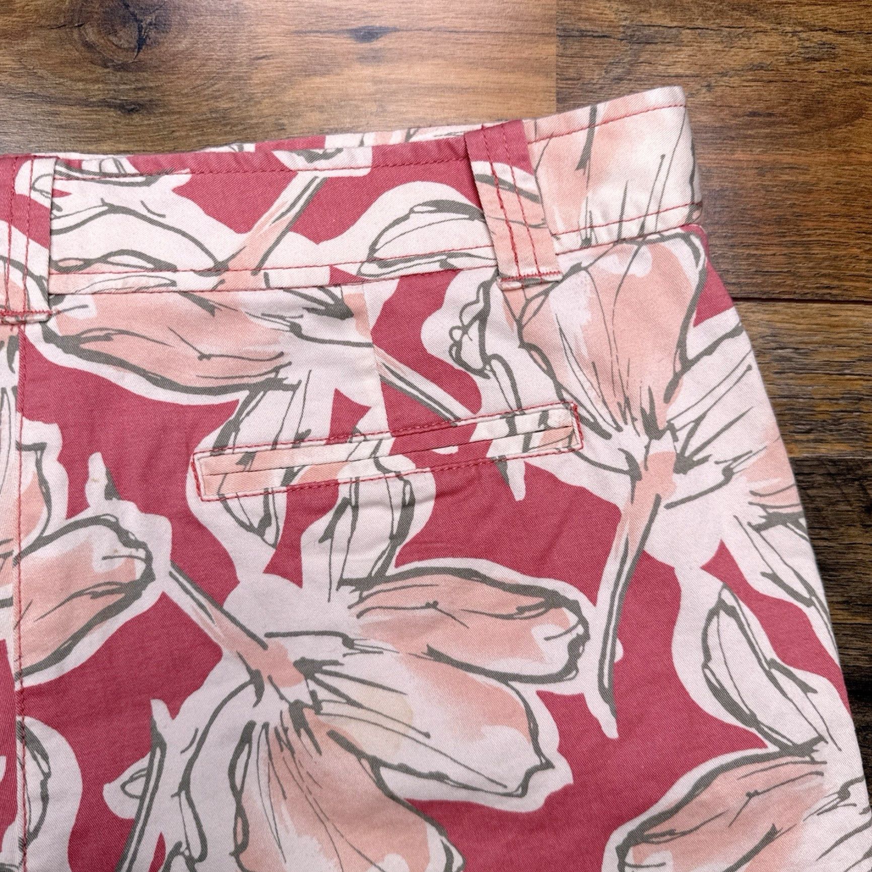 Vintage New York & Company Mid Rise Shorts 12 Pink Flowers Stretch Twill Chino Women Regular Summer Floral Casual Travel Party/Cocktail | Womens Size 34" / US 12 / IT 48 - 7 Thumbnail
