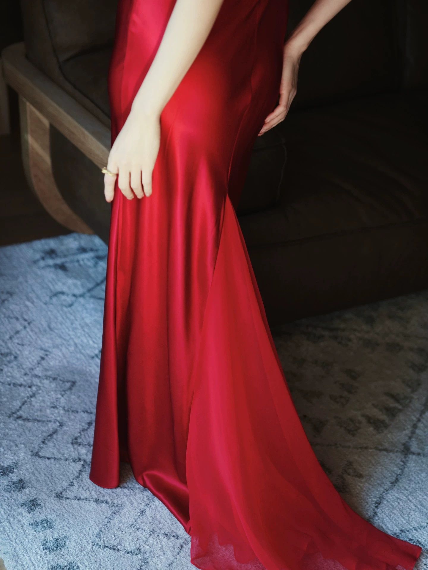 Vintage Vintage USA Red Embroidered Rose Satin Backless Long Dress Size L / US 10 / IT 46 - 5 Thumbnail