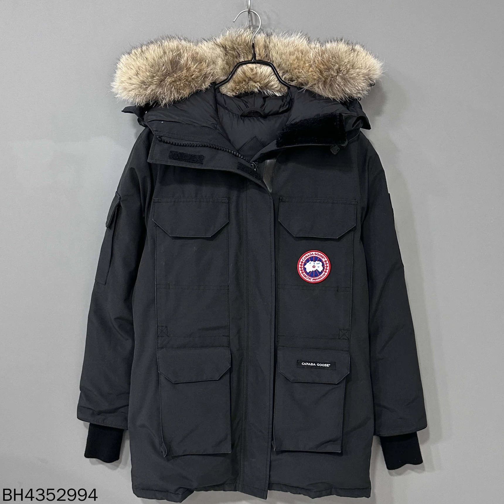 Canada Goose Canada Goose Expedition Parka Black Fur Trim XS Size US XS / EU 42 / 0 - 1 Thumbnail