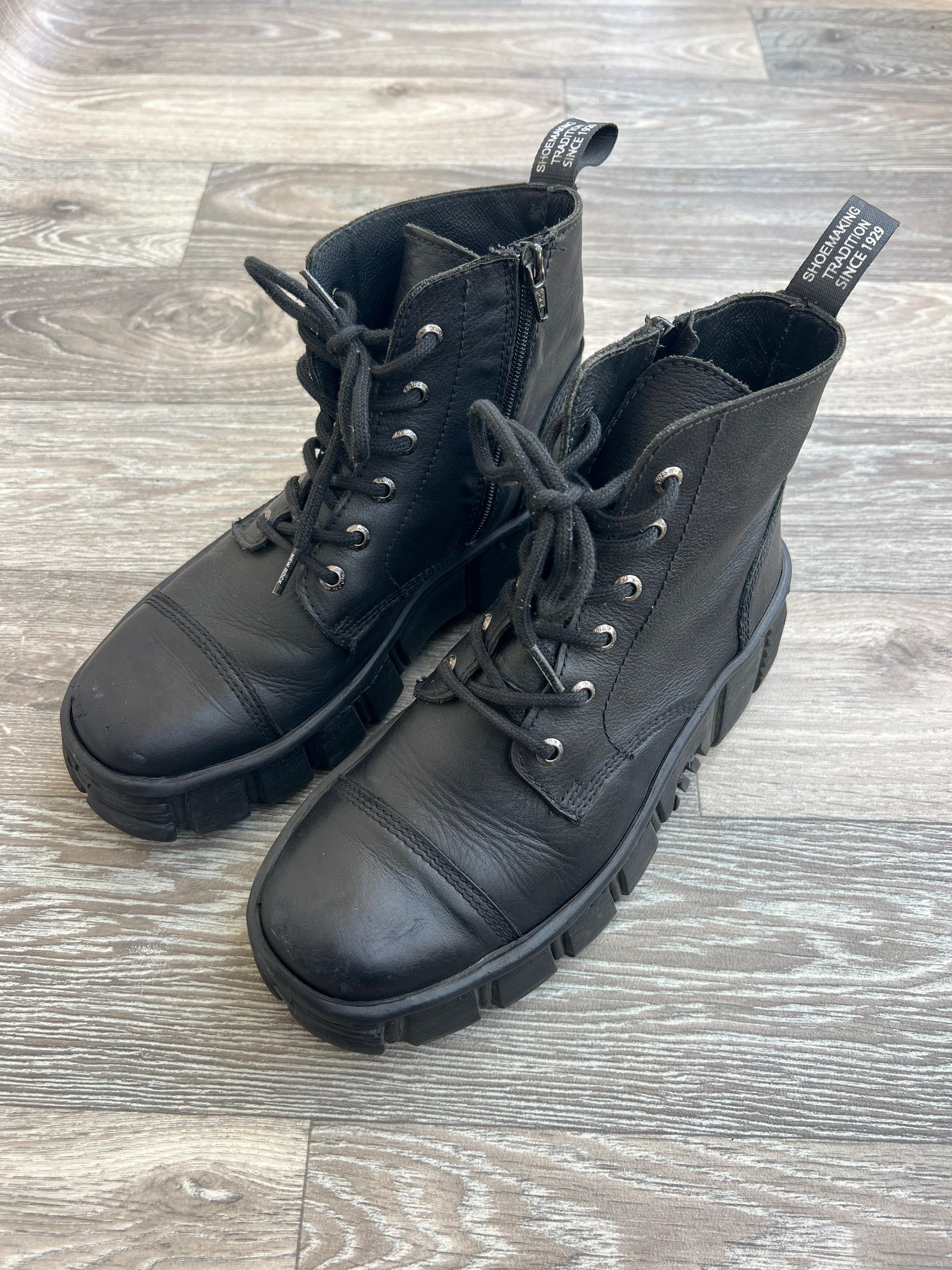 New Rock New Rock Black Leather Boots Size US 7 / EU 40 - 1 Thumbnail
