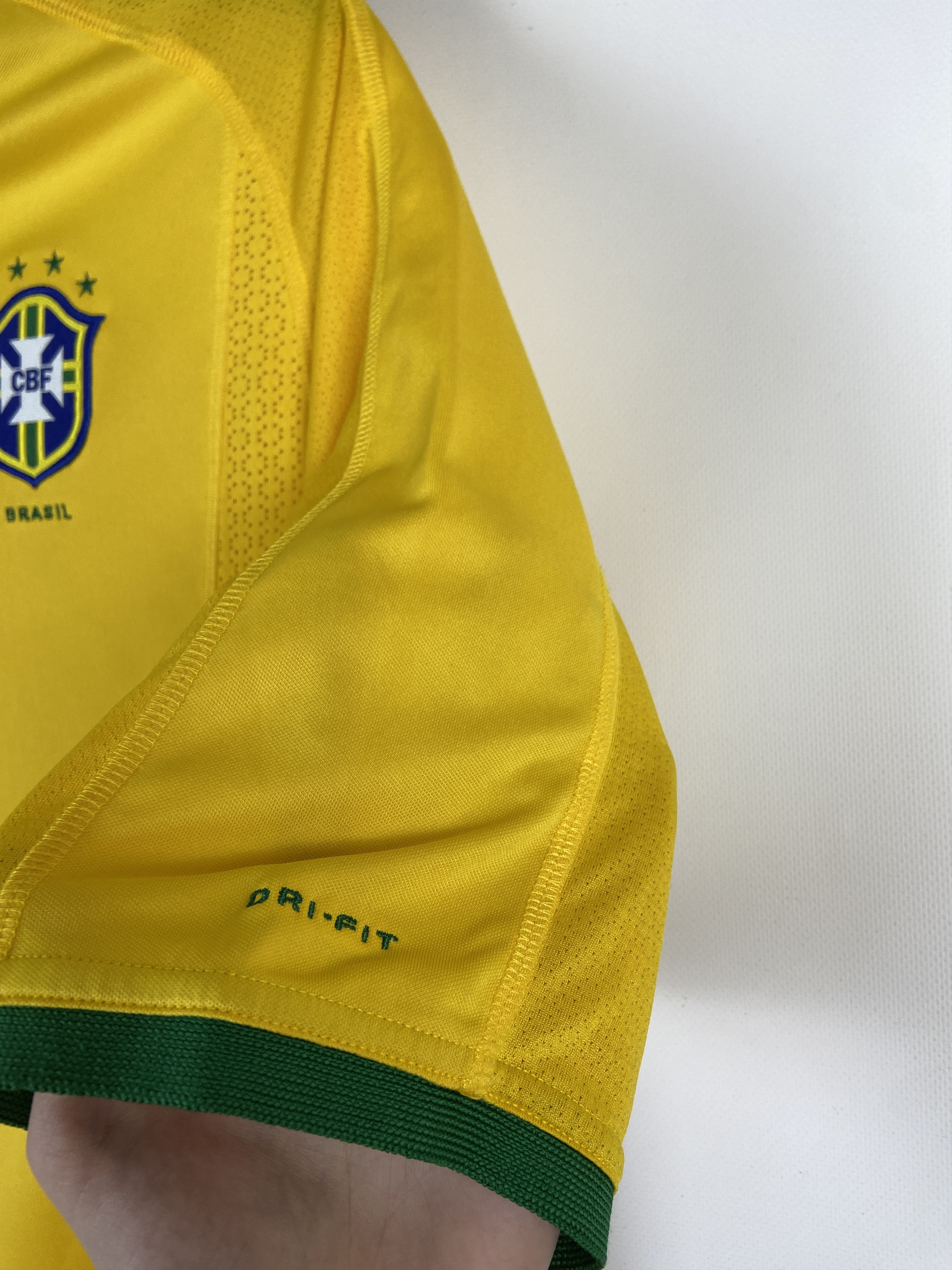 Nike Vintage Brazil Nike Soccer Jersey Size US XL / EU 56 / 4 - 7 Thumbnail