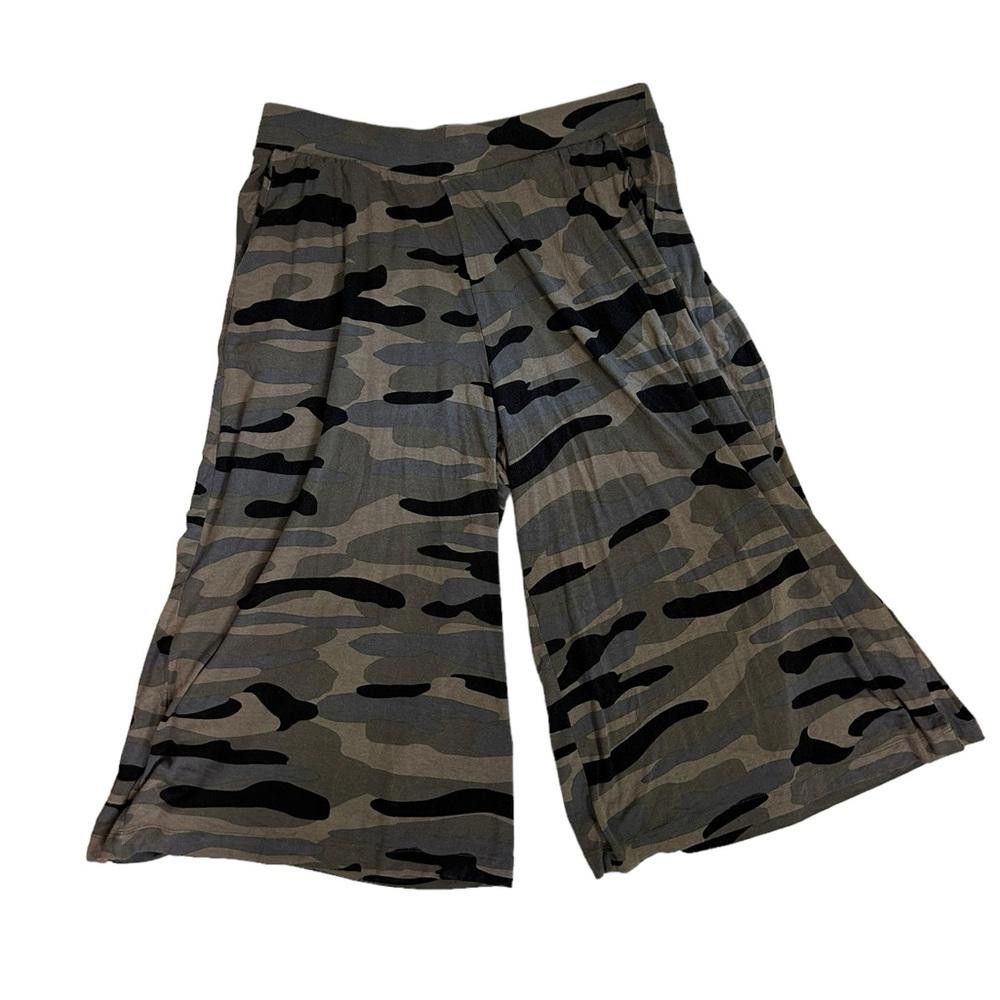 Torrid Torrid l Camo Super Soft Culotte Pants 1X Size 40" / US 18 - 2 Thumbnail