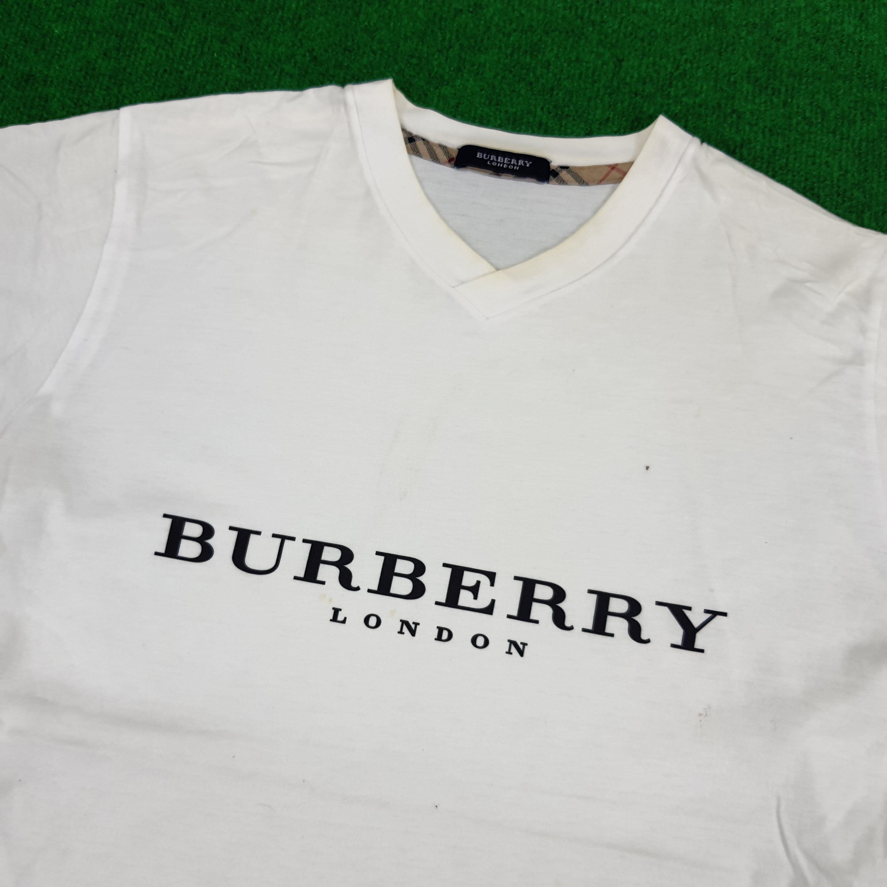 Burberry Vintage Burberry London Nova Check V Neck T-shirt Size US M / EU 48-50 / 2 - 2 Thumbnail