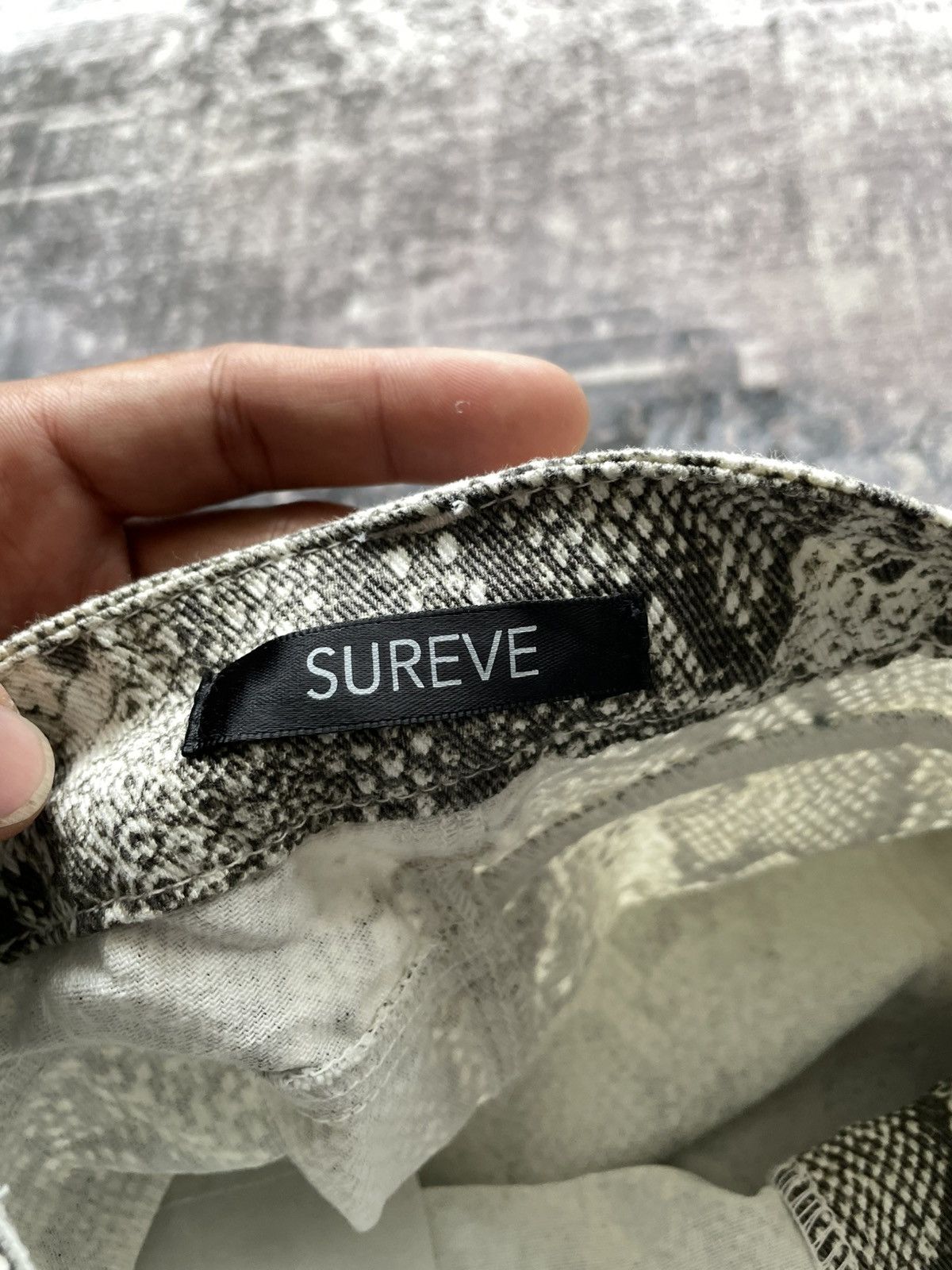 Japanese Brand Sureve Snake Skin Design Mini Pocket Skirt Size 26" / US 2 / IT 38 - 6 Thumbnail