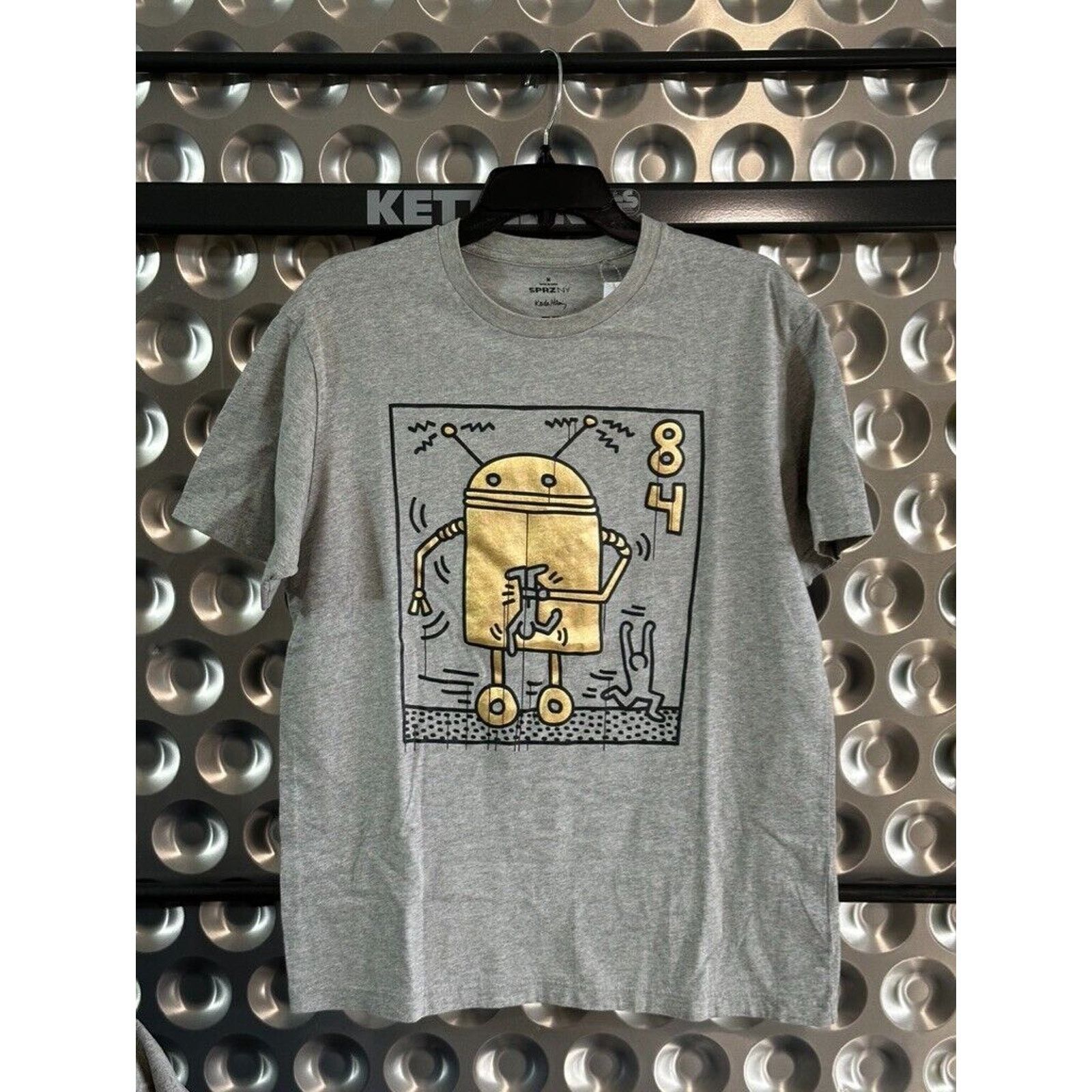 Keith Haring Keith Haring Gold Robot | Size Medium | Uniqlo MoMA SPRZ NY Size US M / EU 48-50 / 2 - 1 Thumbnail