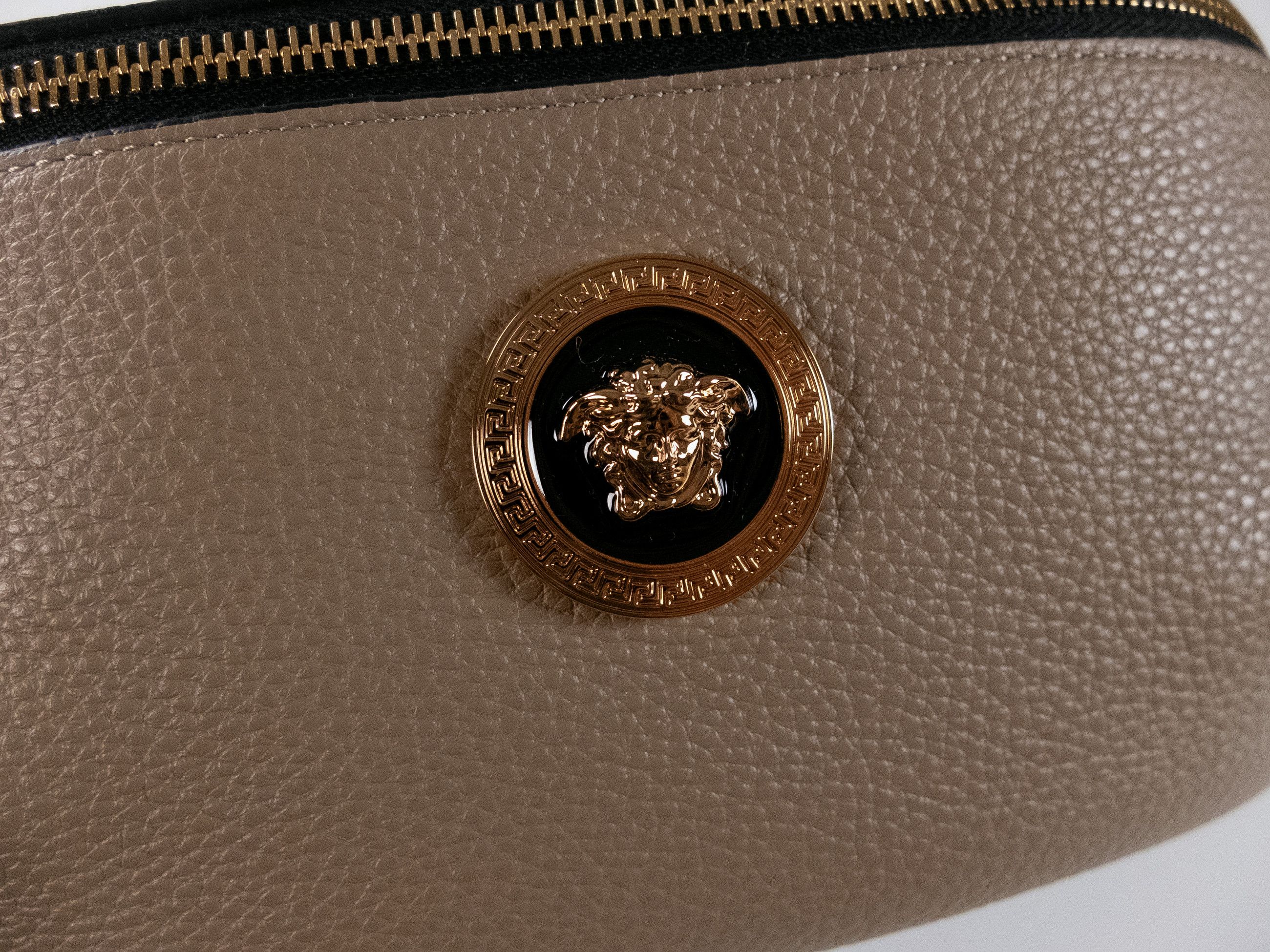 Versace VERSACE La Medusa dark beige leather belt bag authentic Size ONE SIZE - 6 Thumbnail
