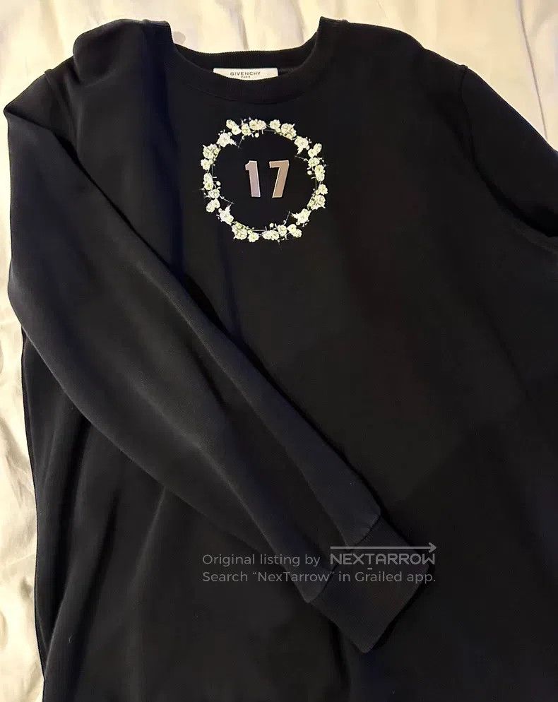Givenchy Givenchy Mirror Logo Men's Black Fleece Sweatshirt Size US M / EU 48-50 / 2 - 1 Thumbnail