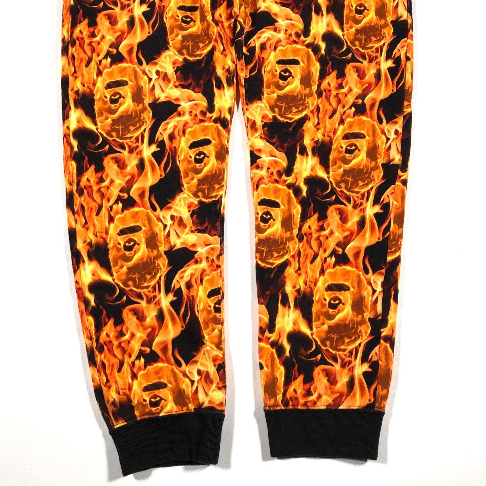 Bape SS20 BAPE Flame Camo Slim Fit Sweatpants Joggers Medium M Size US 30 / EU 46 - 2 Thumbnail