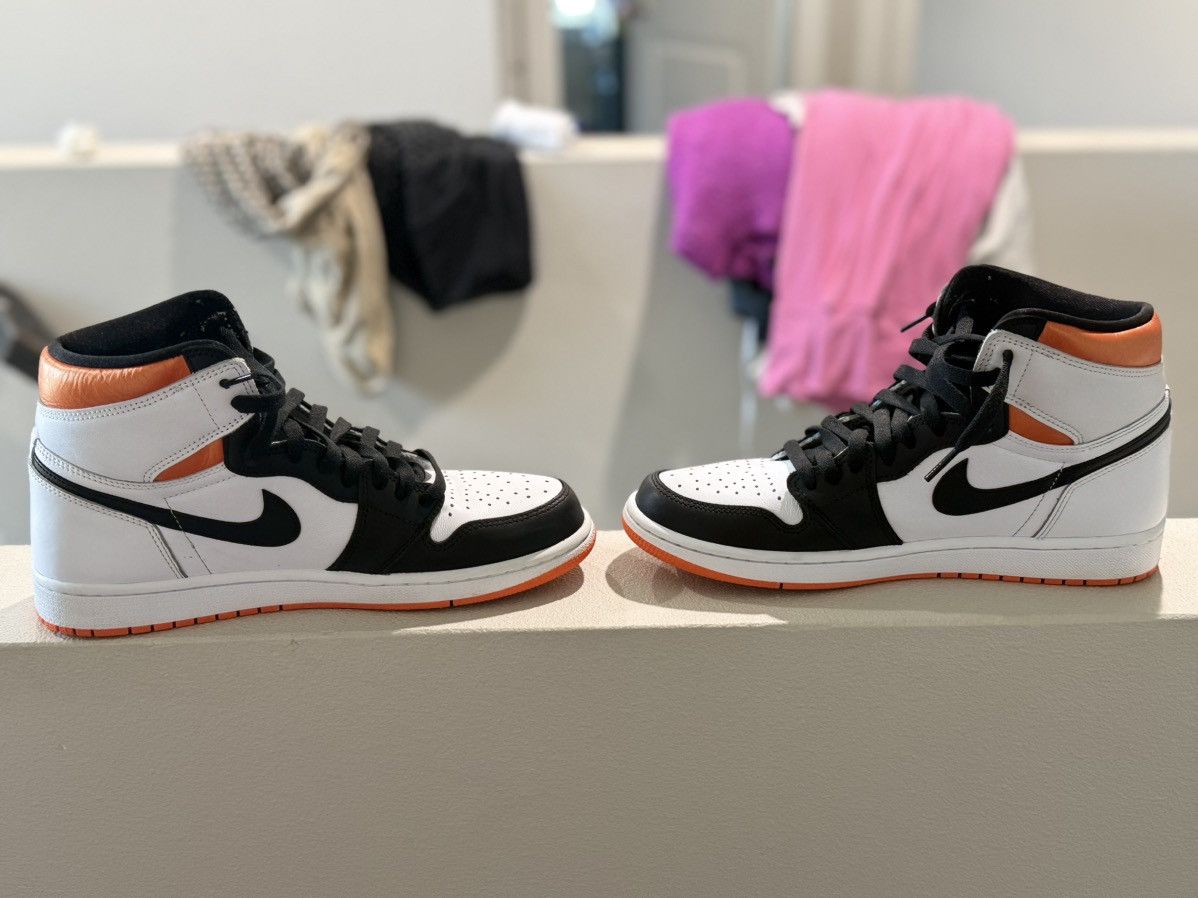 Jordan Brand Nike Air Jordan 1 Electro Orange Size 10 Size US 10 / EU 43 - 3 Thumbnail