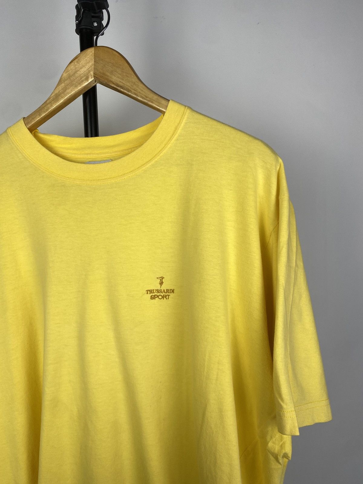 Trussardi × Vintage Vintage 90s Trussardi Italy Designer Y2K Tee shirt Size US L / EU 52-54 / 3 - 4 Thumbnail