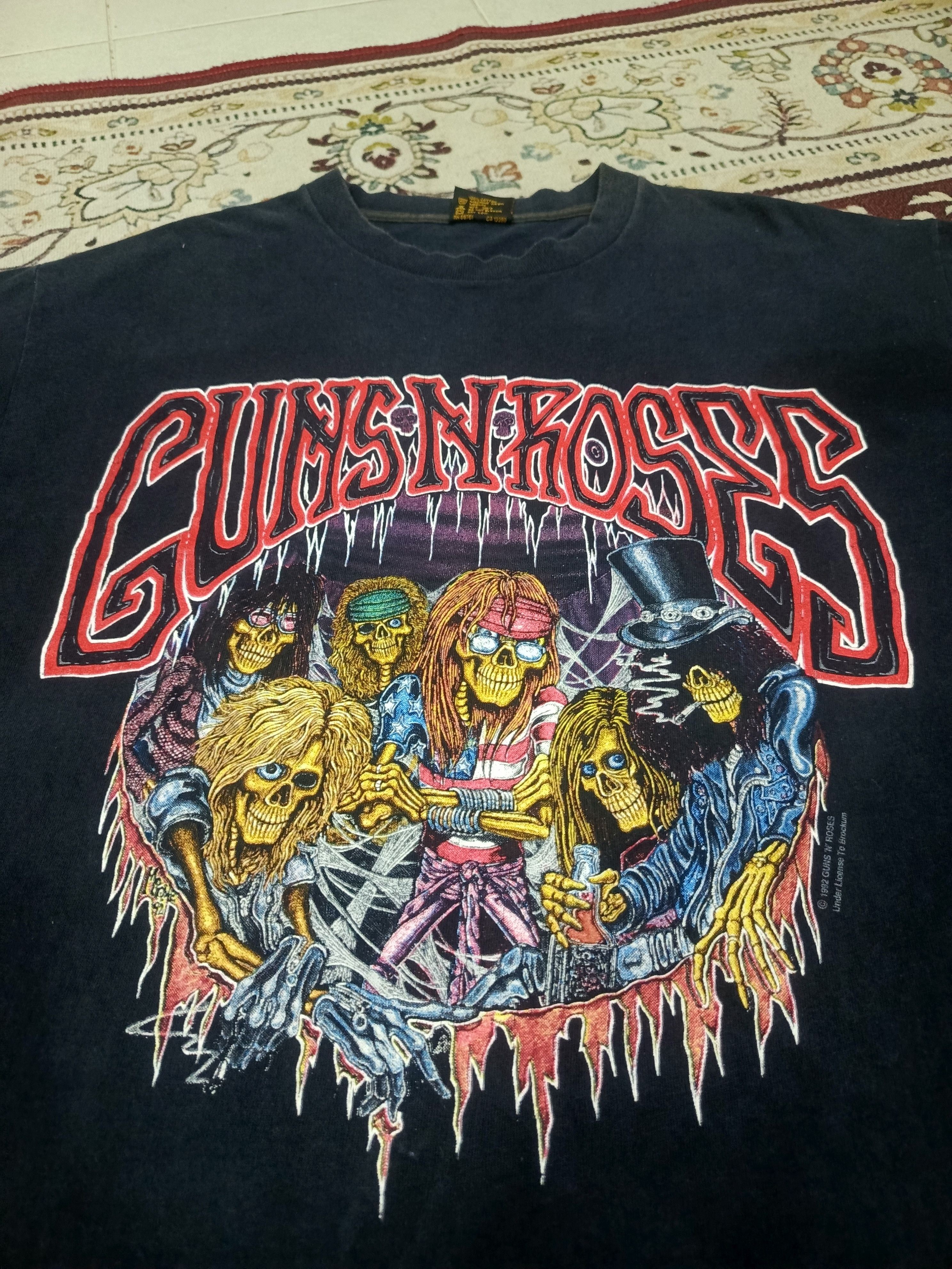 Vintage Vintage ‘92 Guns N’ Roses Tour Tee Size US L / EU 52-54 / 3 - 1 Thumbnail